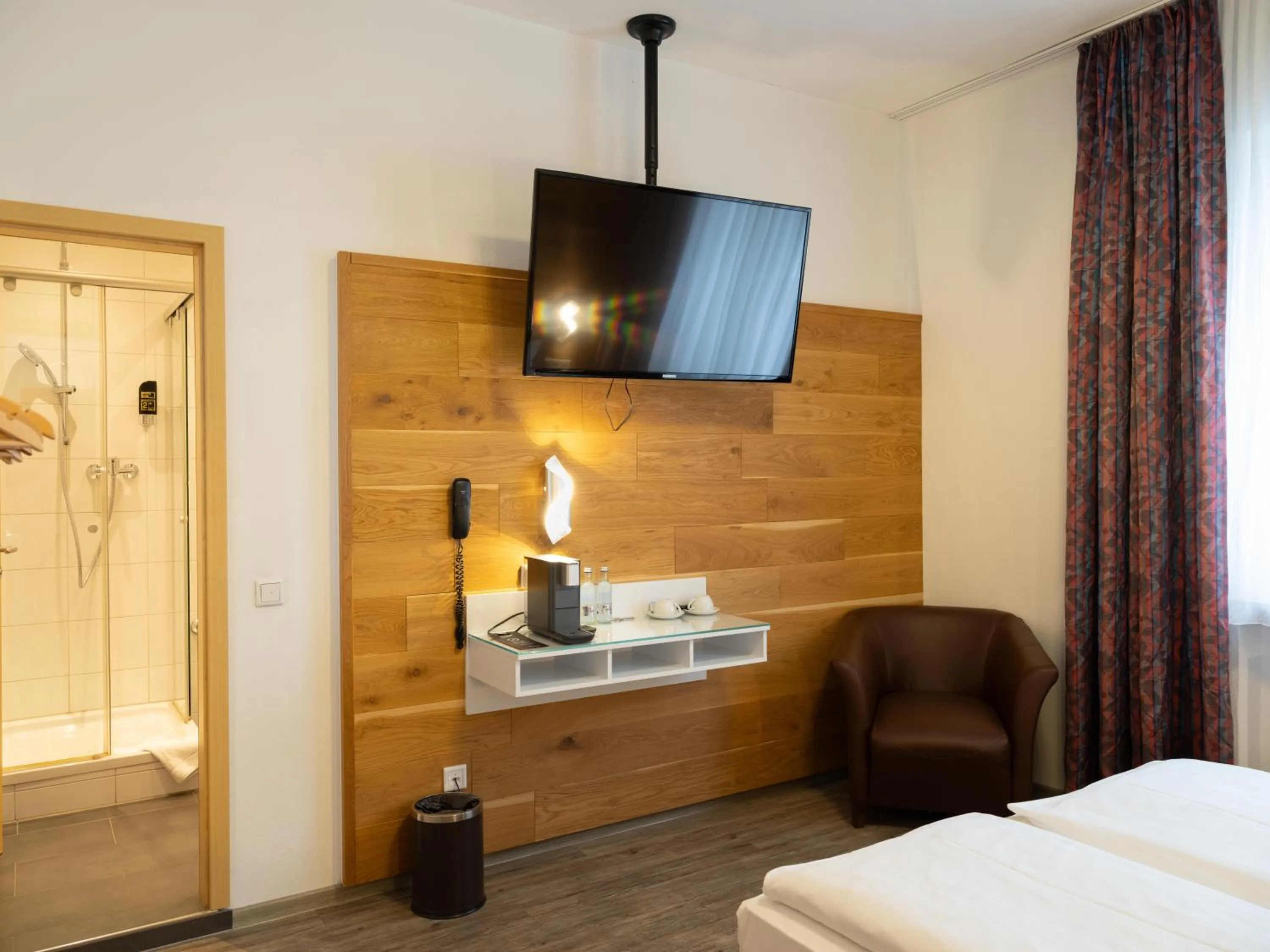 Photo of the whole room, Bed in DONAUHOTEL Ingolstadt