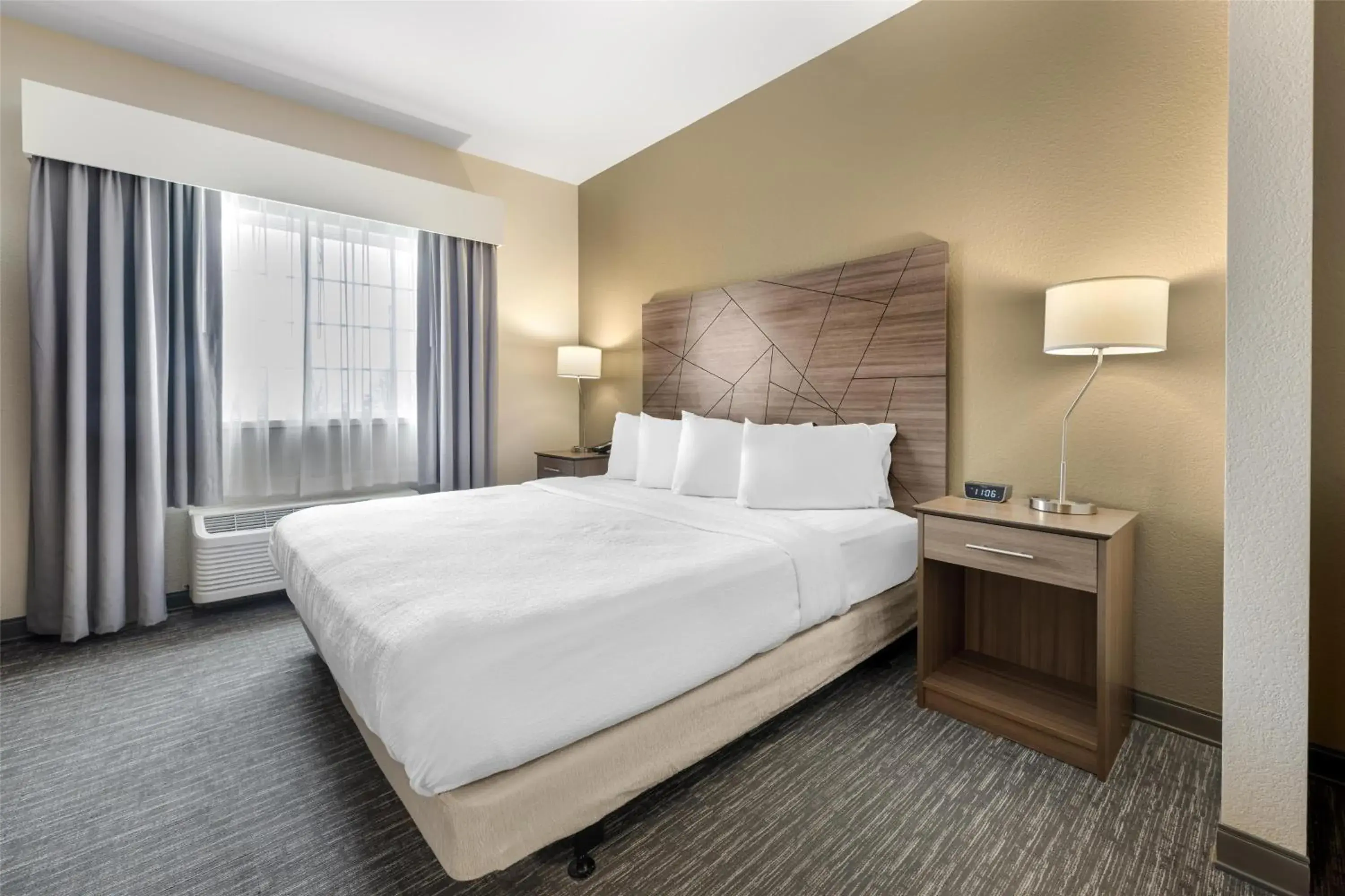 King Suite with Bath Tub - Mobility Accessible in Best Western Brockport Inn & Suites King Suite with Bath Tub - Mobility Accessible in Best Western Brockport Inn & Suites