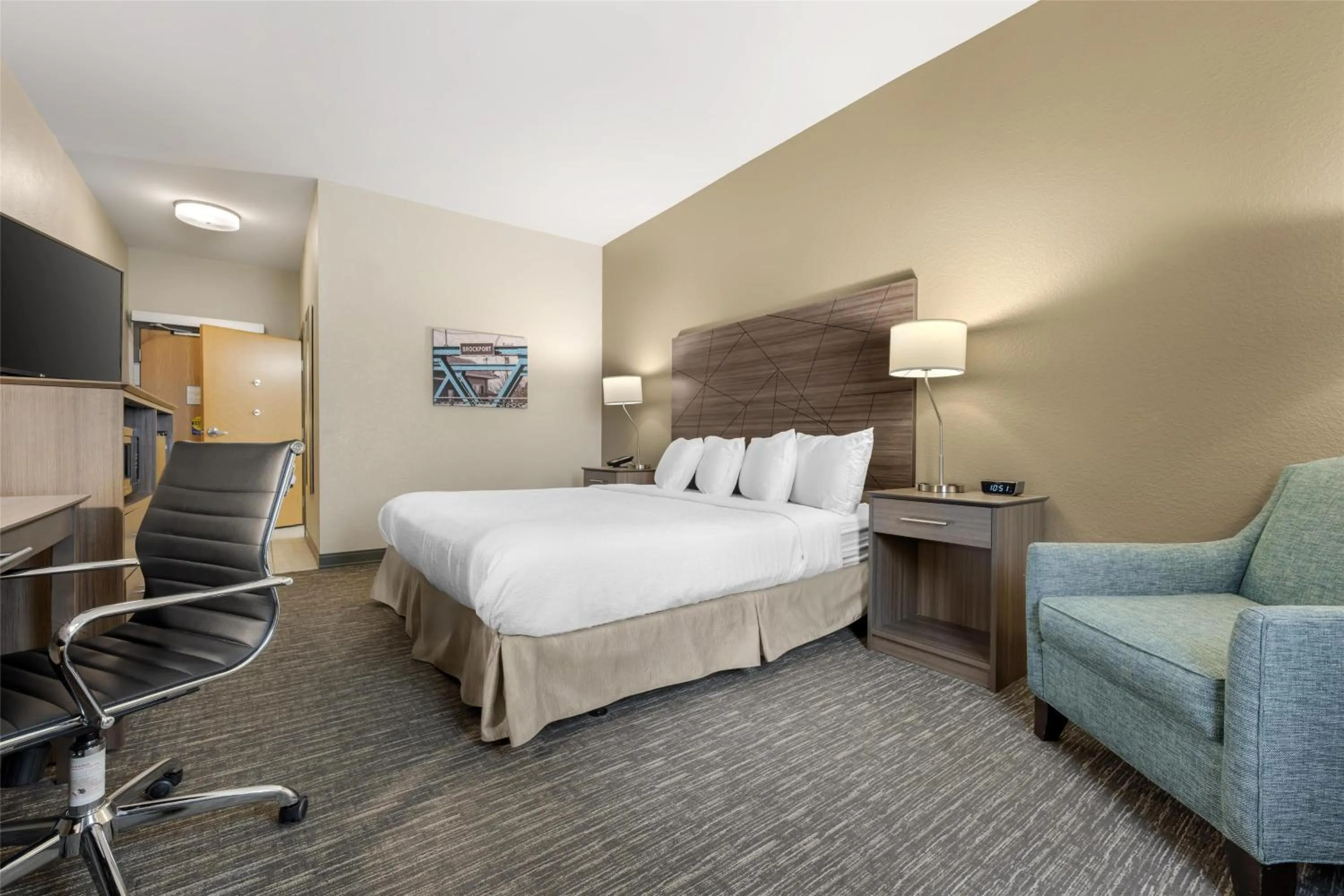 Bedroom, Bed in Best Western Brockport Inn & Suites