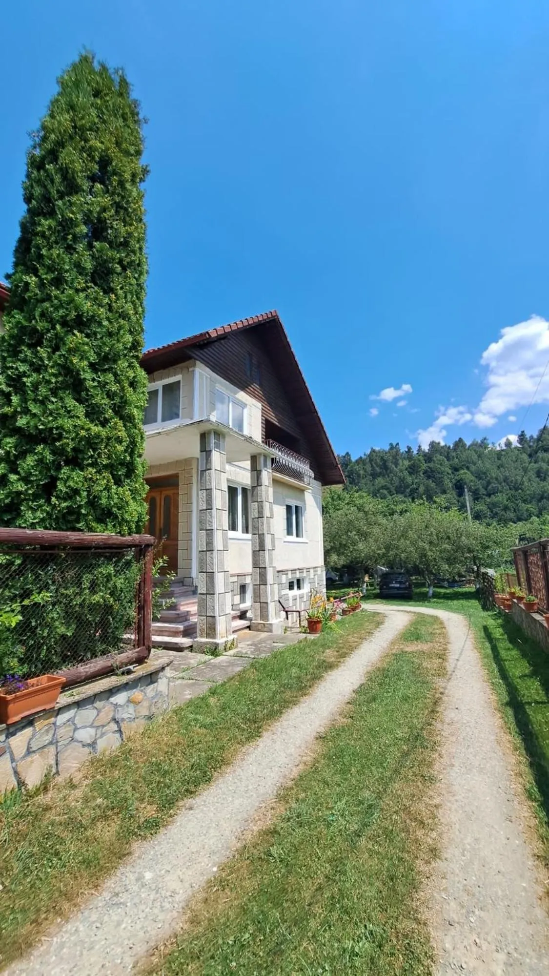 Property building in Pensiunea Luminita