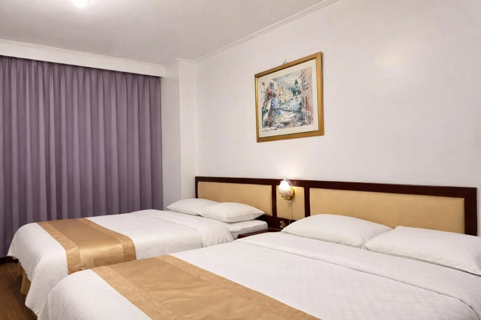 Photo of the whole room, Bed in Inn Sun Hotel