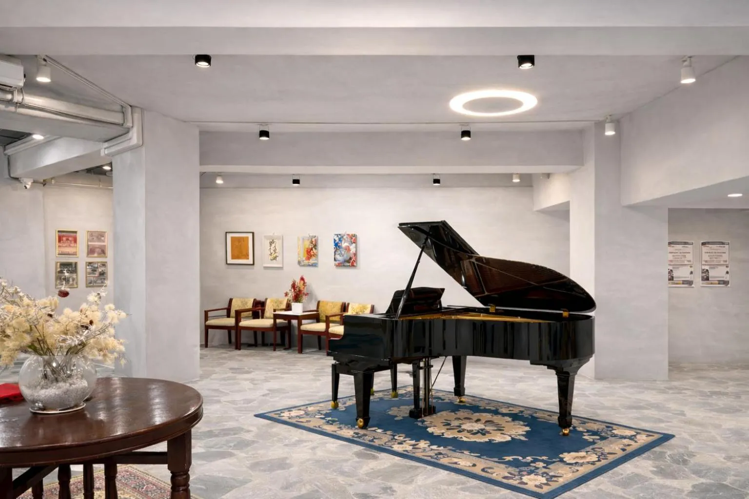 Library in Inn Sun Hotel