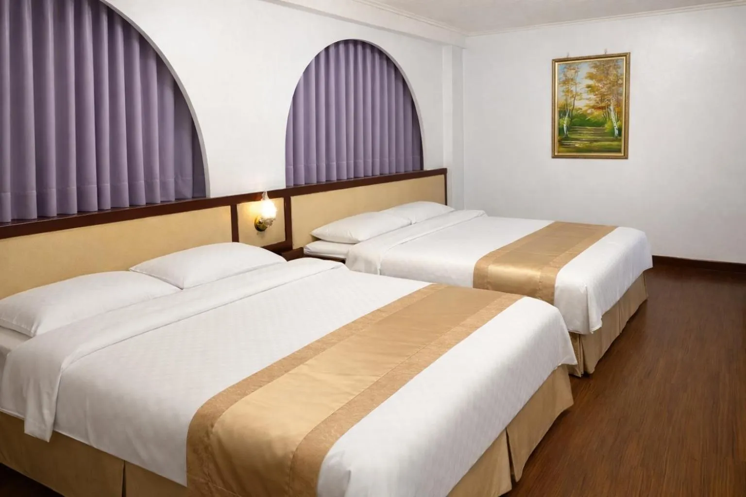 Photo of the whole room, Bed in Inn Sun Hotel