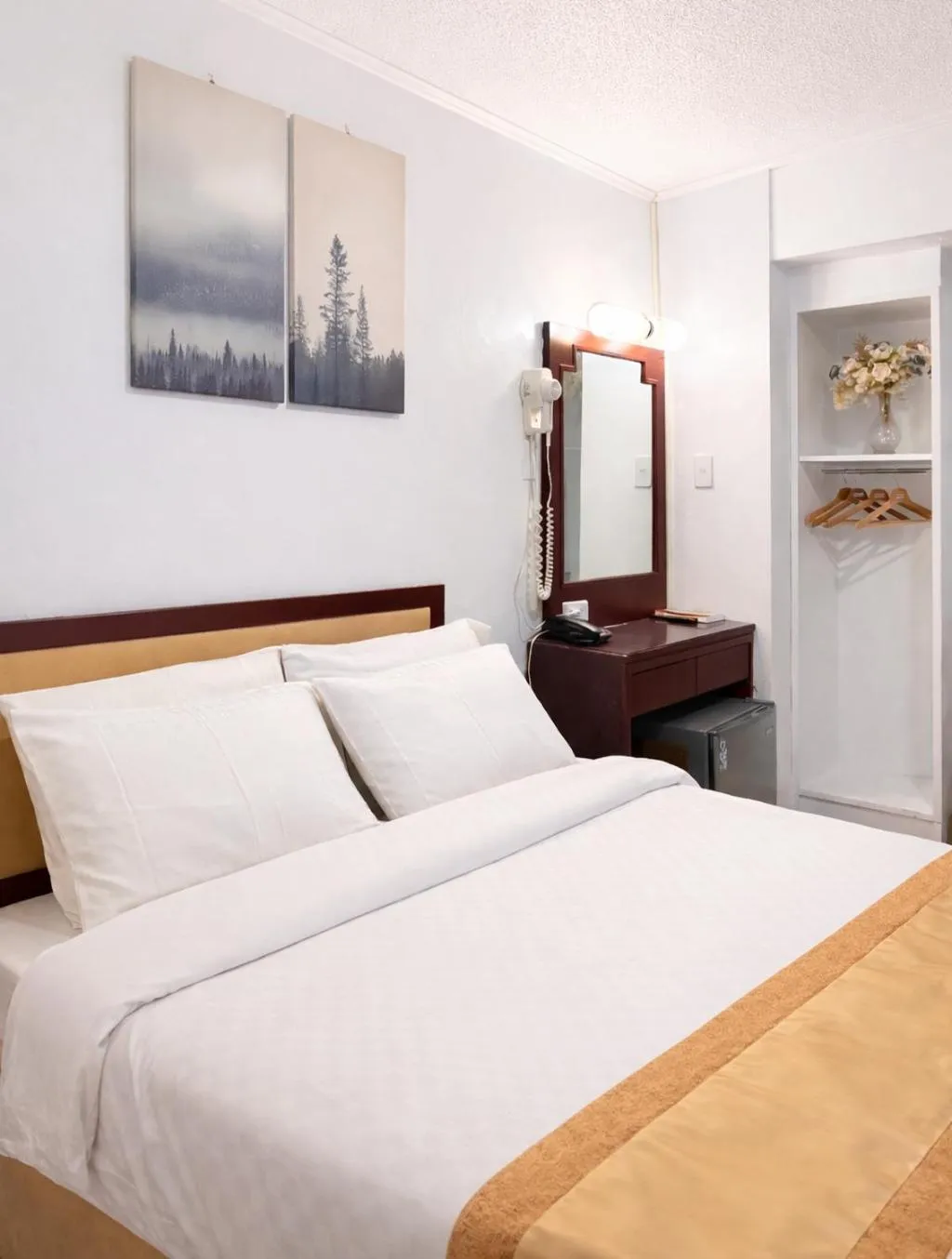 Photo of the whole room, Bed in Inn Sun Hotel