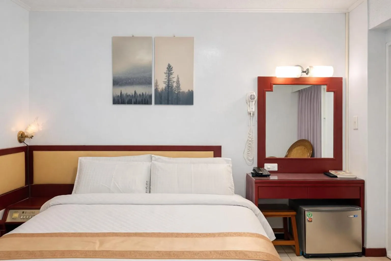 Photo of the whole room, Bed in Inn Sun Hotel