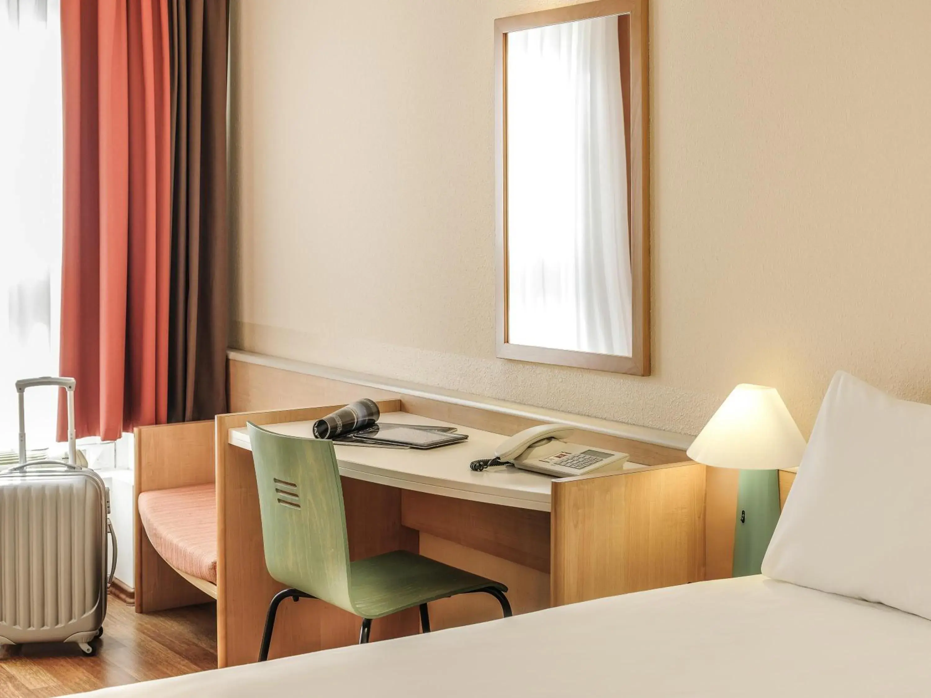 Bedroom, Bed in ibis Bamberg Altstadt Bedroom, Bed in ibis Bamberg Altstadt