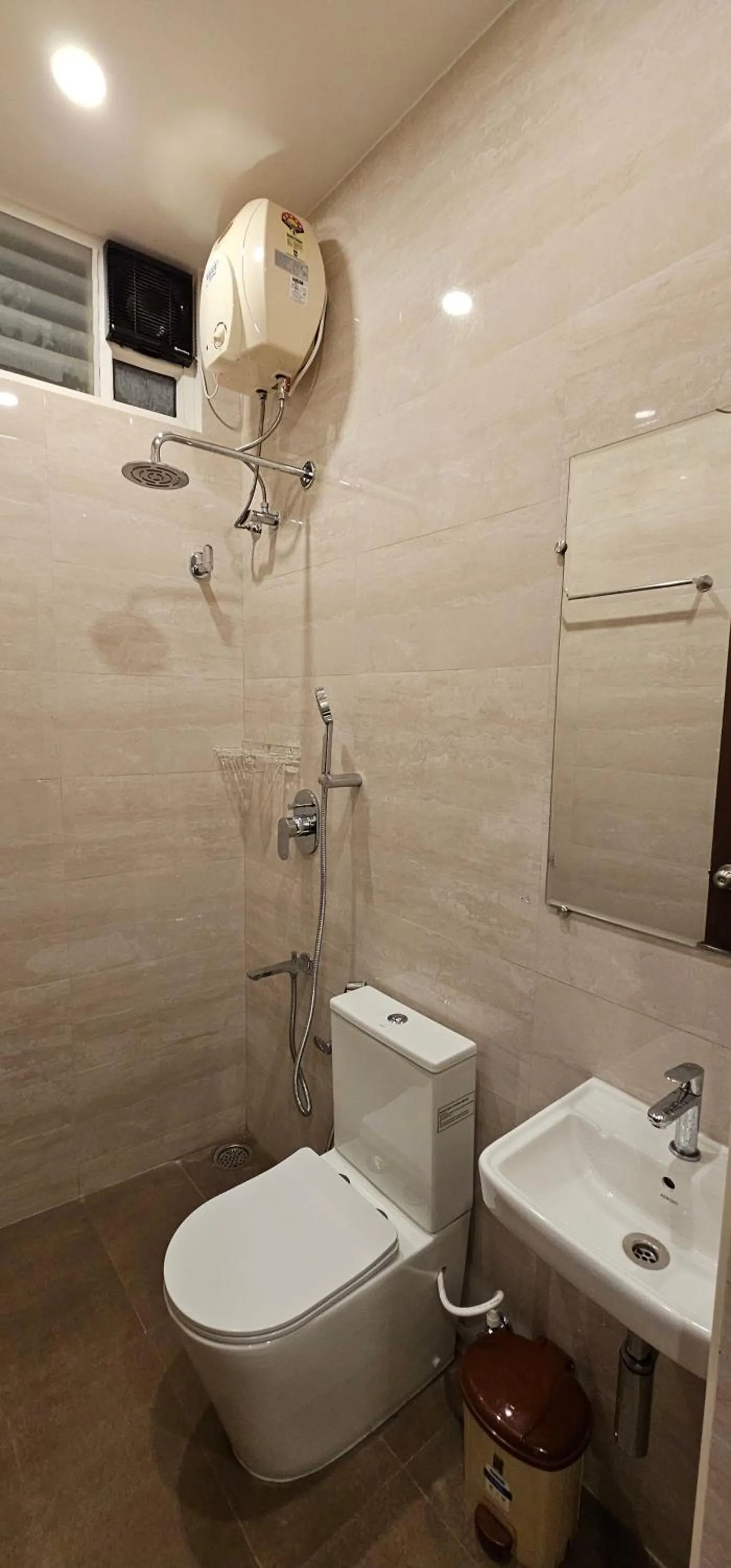 Bathroom in Chippy Inn