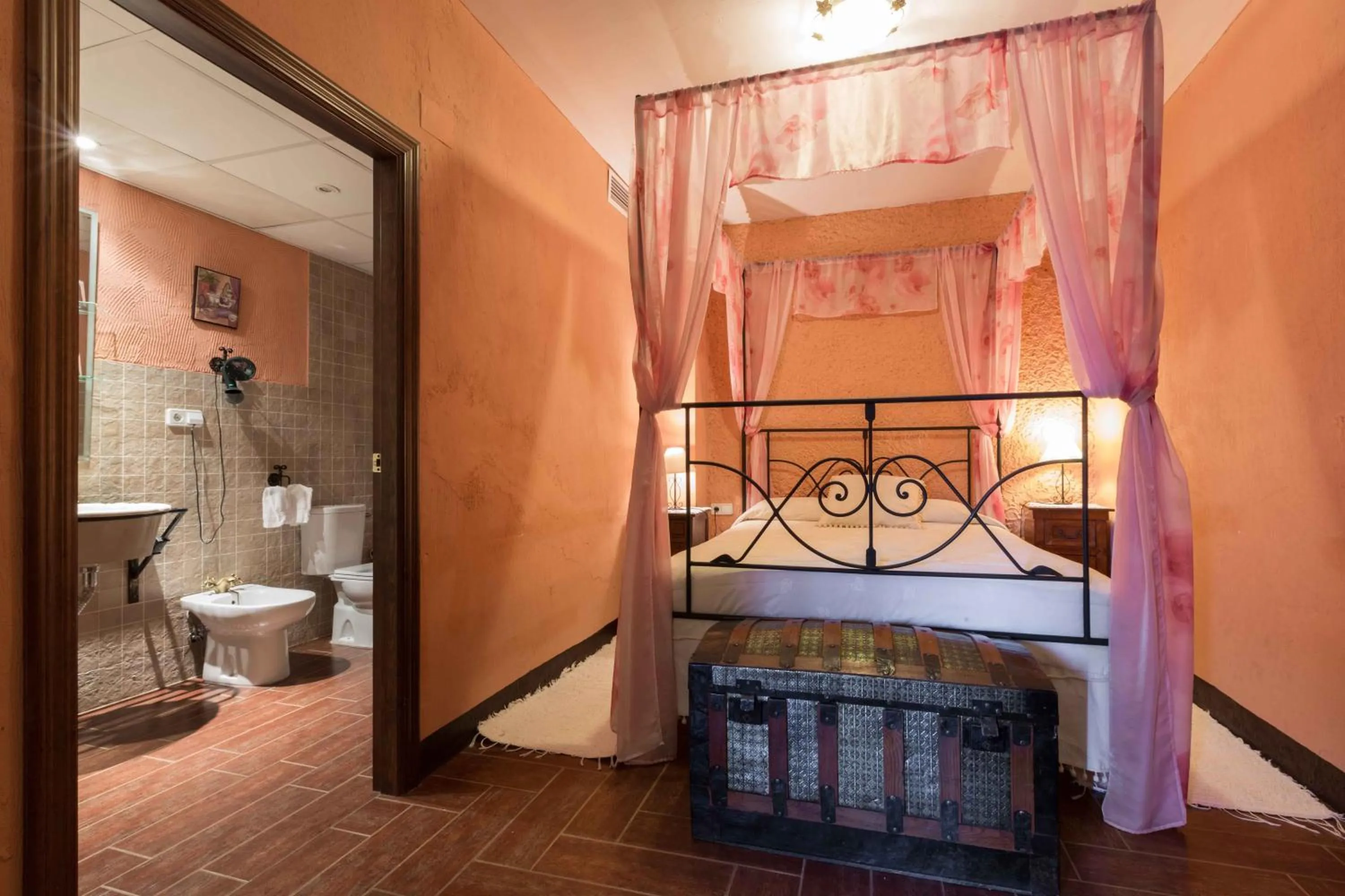 Bed in Hotel Palacio Guzmanes