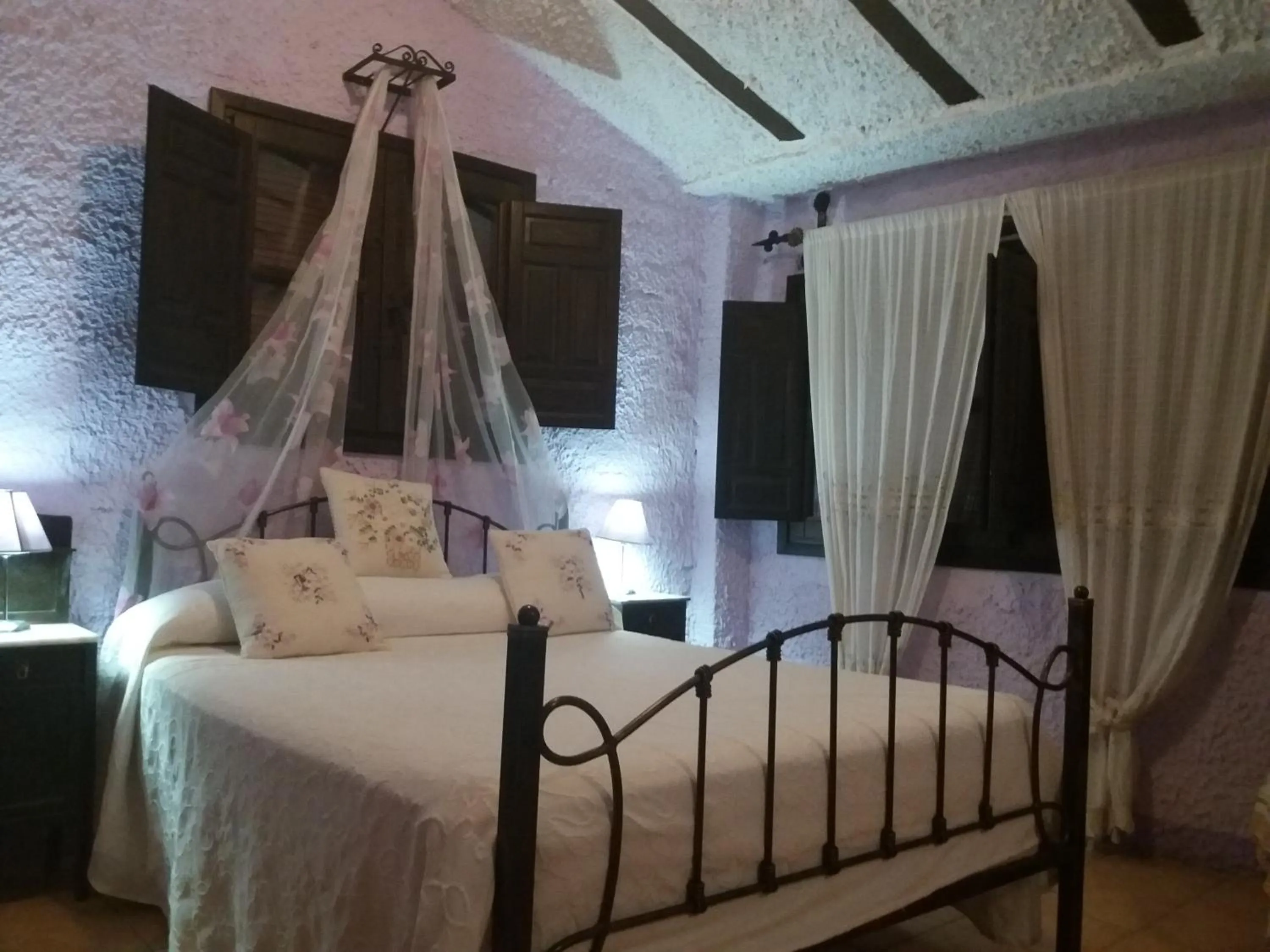 Bed in Hotel Palacio Guzmanes