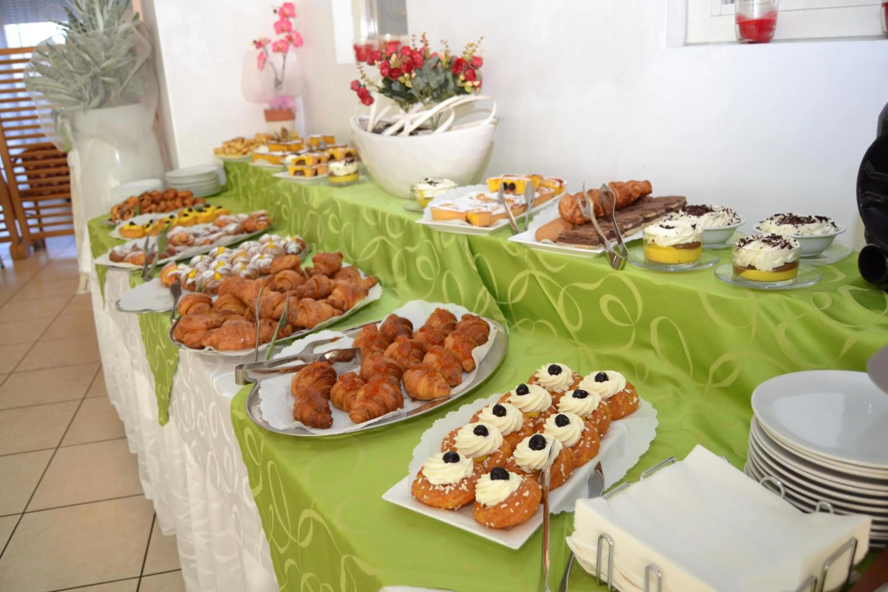 Food and drinks in Hotel Zenith