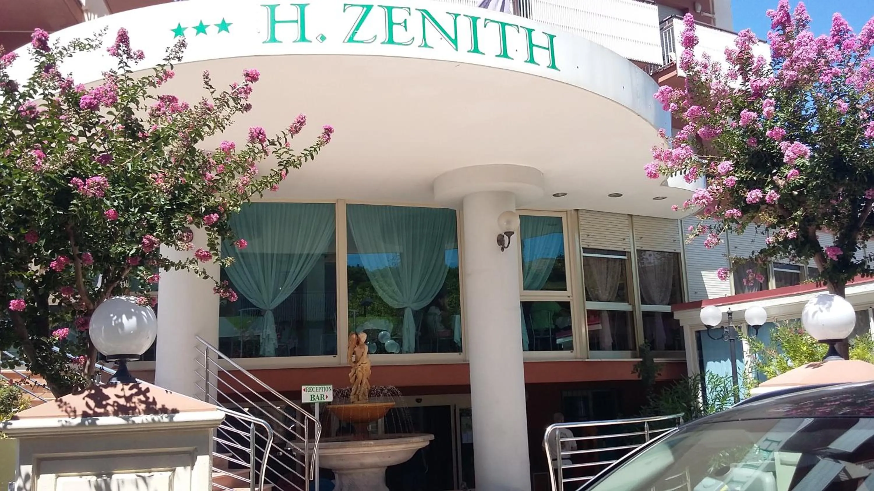Property building in Hotel Zenith