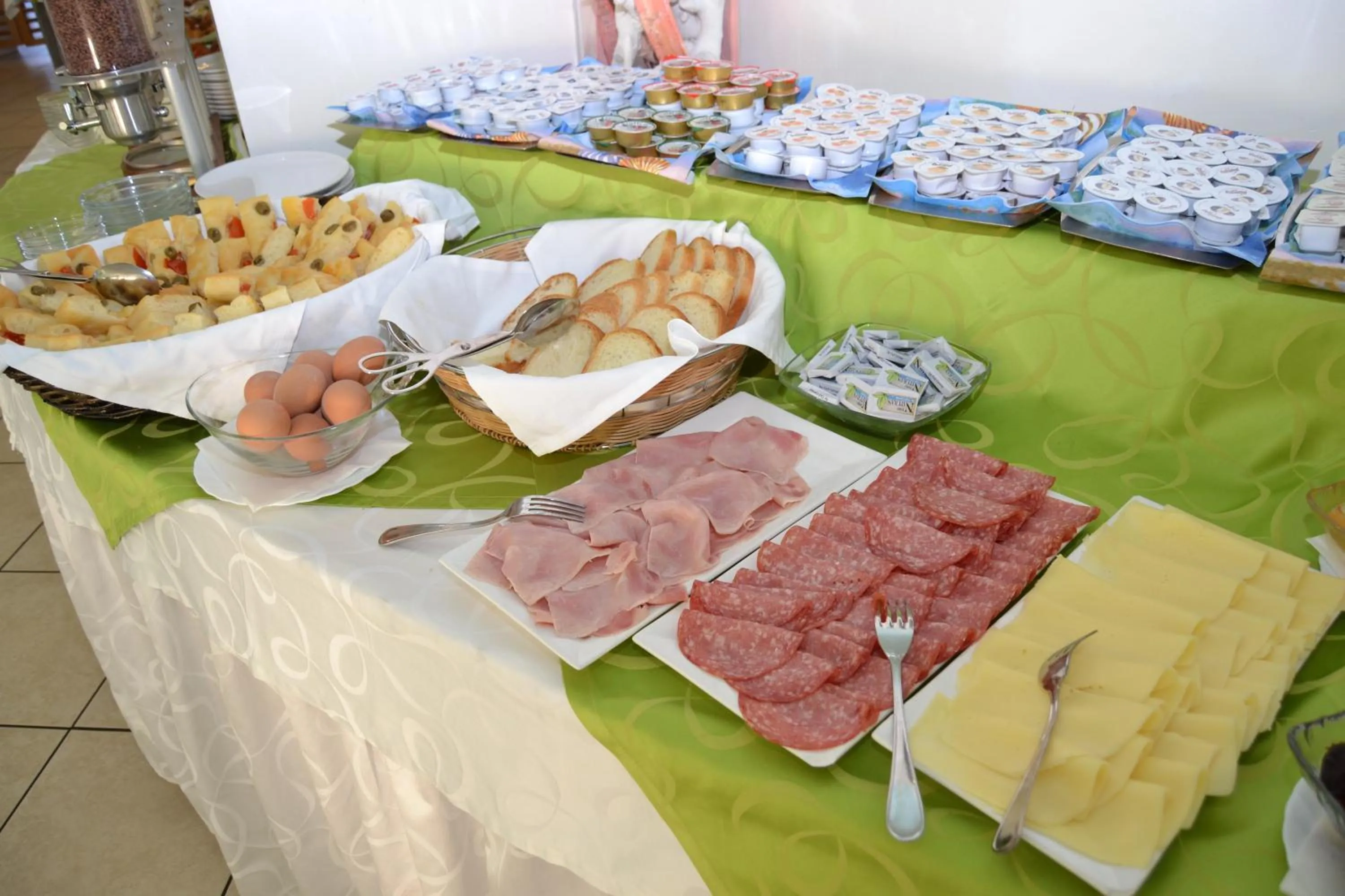 Continental breakfast in Hotel Zenith