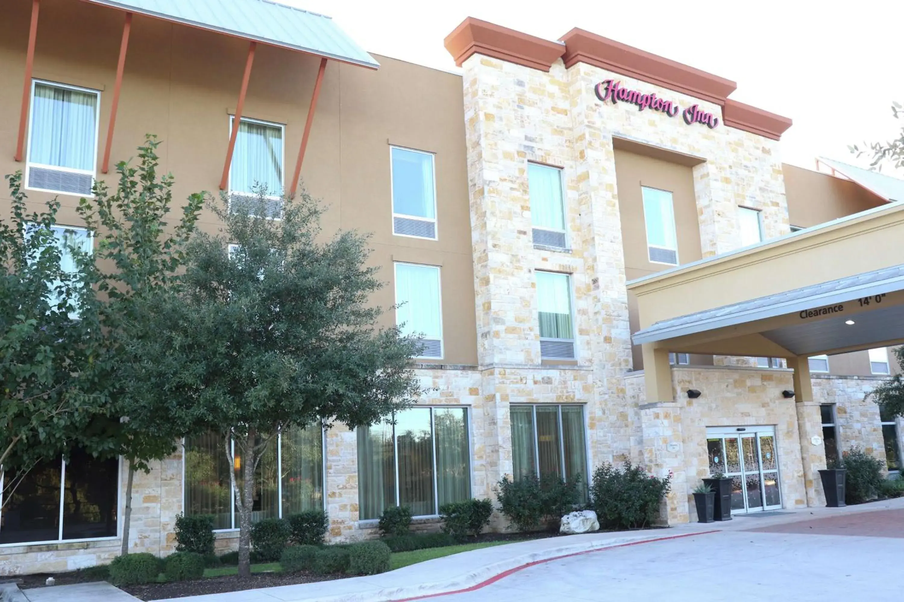 Property building in Hampton Inn Austin Oak Hill Property building in Hampton Inn Austin Oak Hill