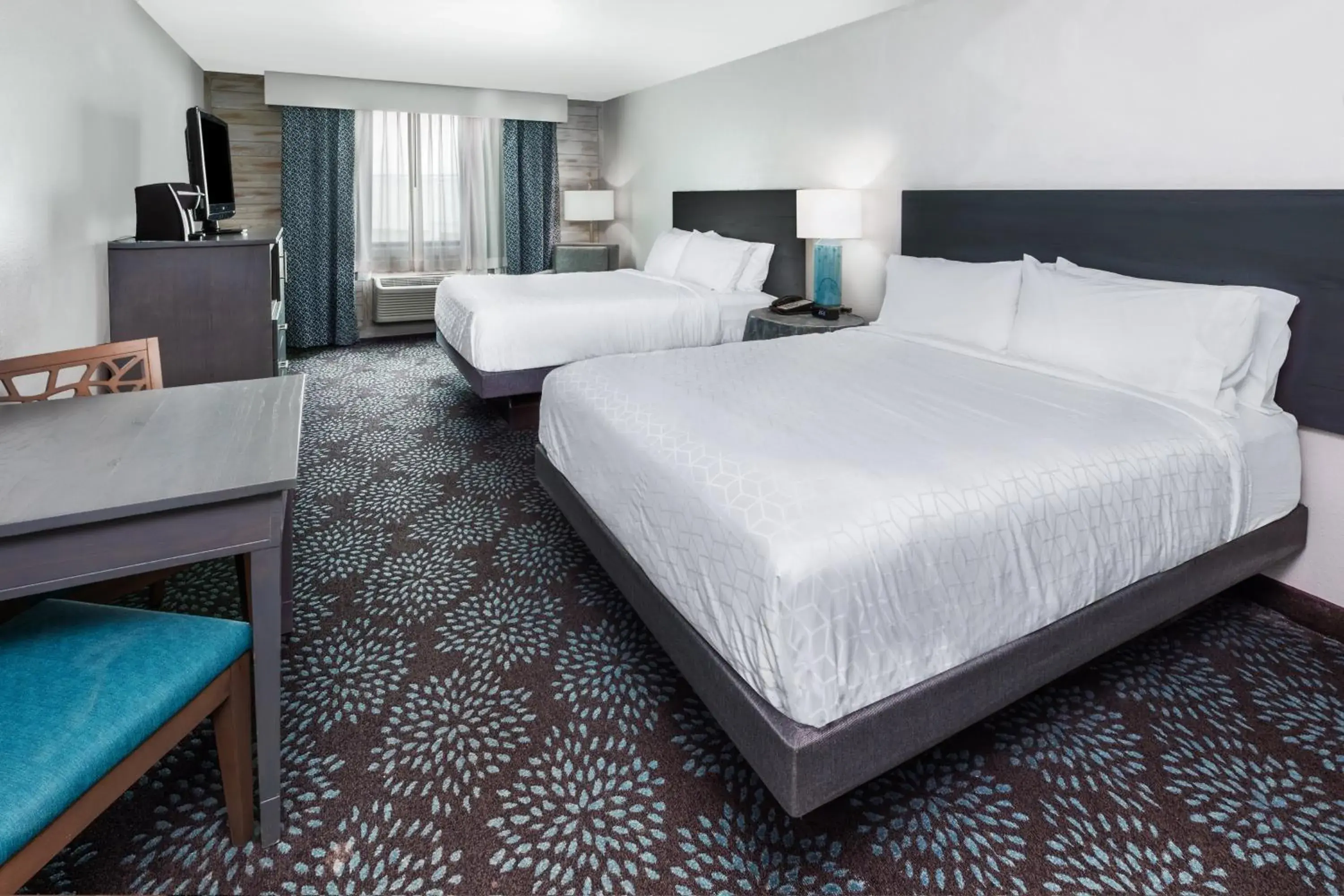 Standard Queen Room with Two Queen Beds and Ocean View in Holiday Inn Resort South Padre Island-Beach Front by IHG Standard Queen Room with Two Queen Beds and Ocean View in Holiday Inn Resort South Padre Island-Beach Front by IHG