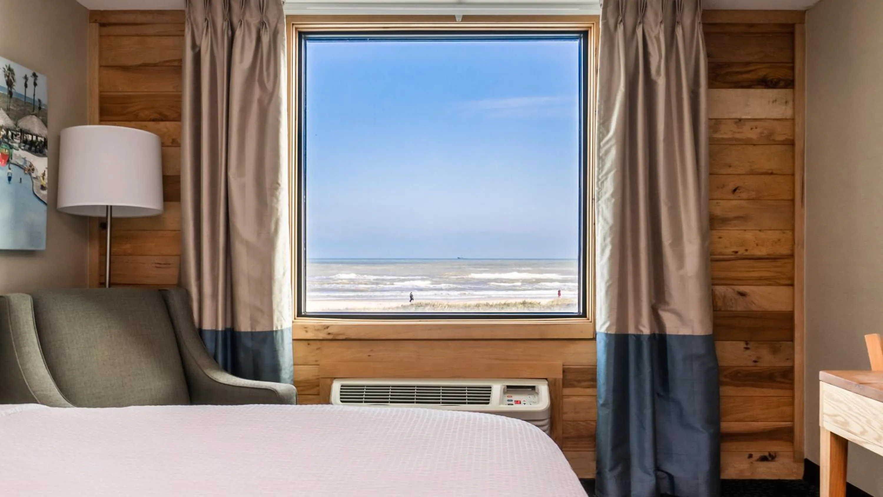 Beach, Bed in Holiday Inn Resort South Padre Island-Beach Front by IHG