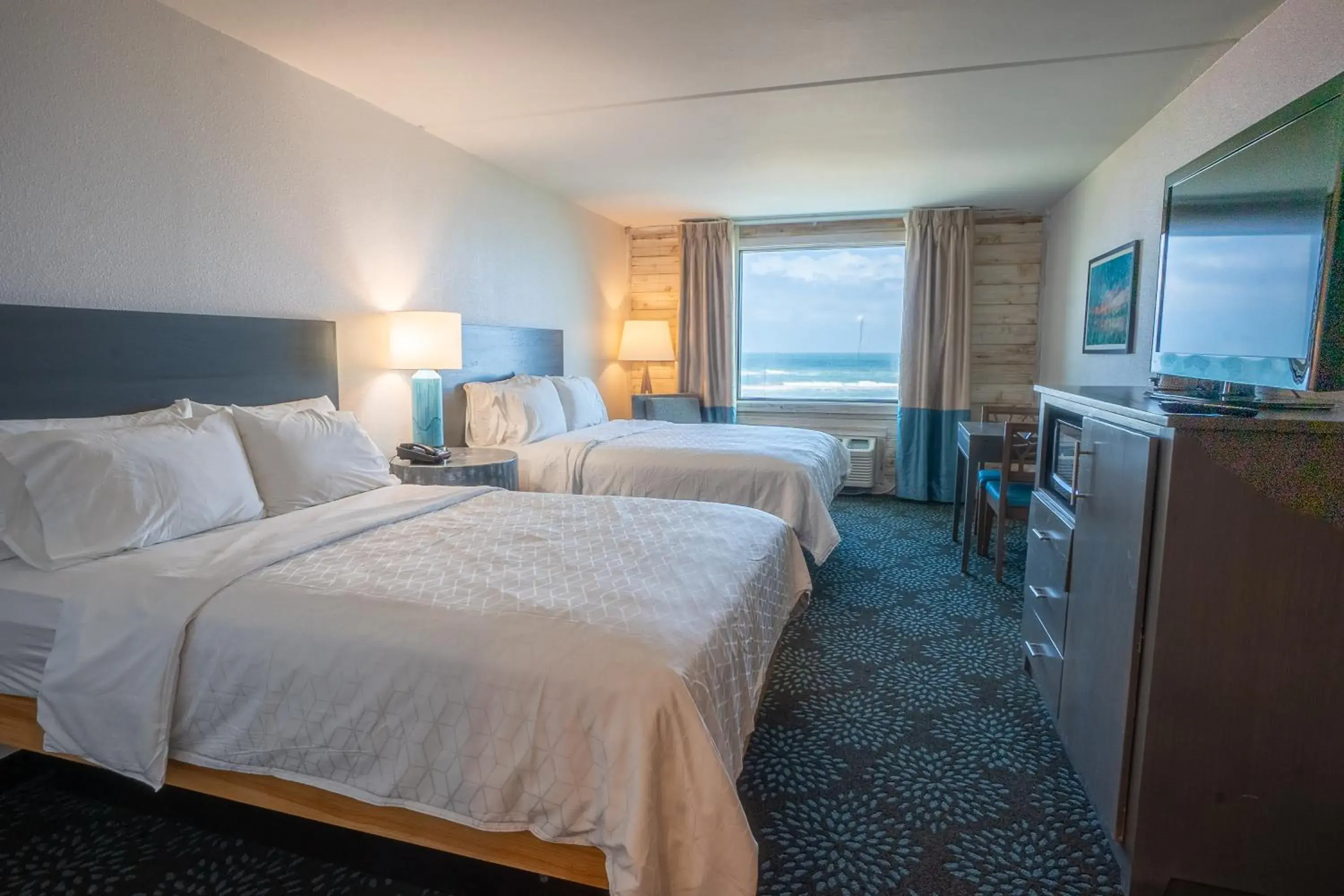 Standard Queen Room with Two Queen Beds in Holiday Inn Resort South Padre Island-Beach Front by IHG Standard Queen Room with Two Queen Beds in Holiday Inn Resort South Padre Island-Beach Front by IHG