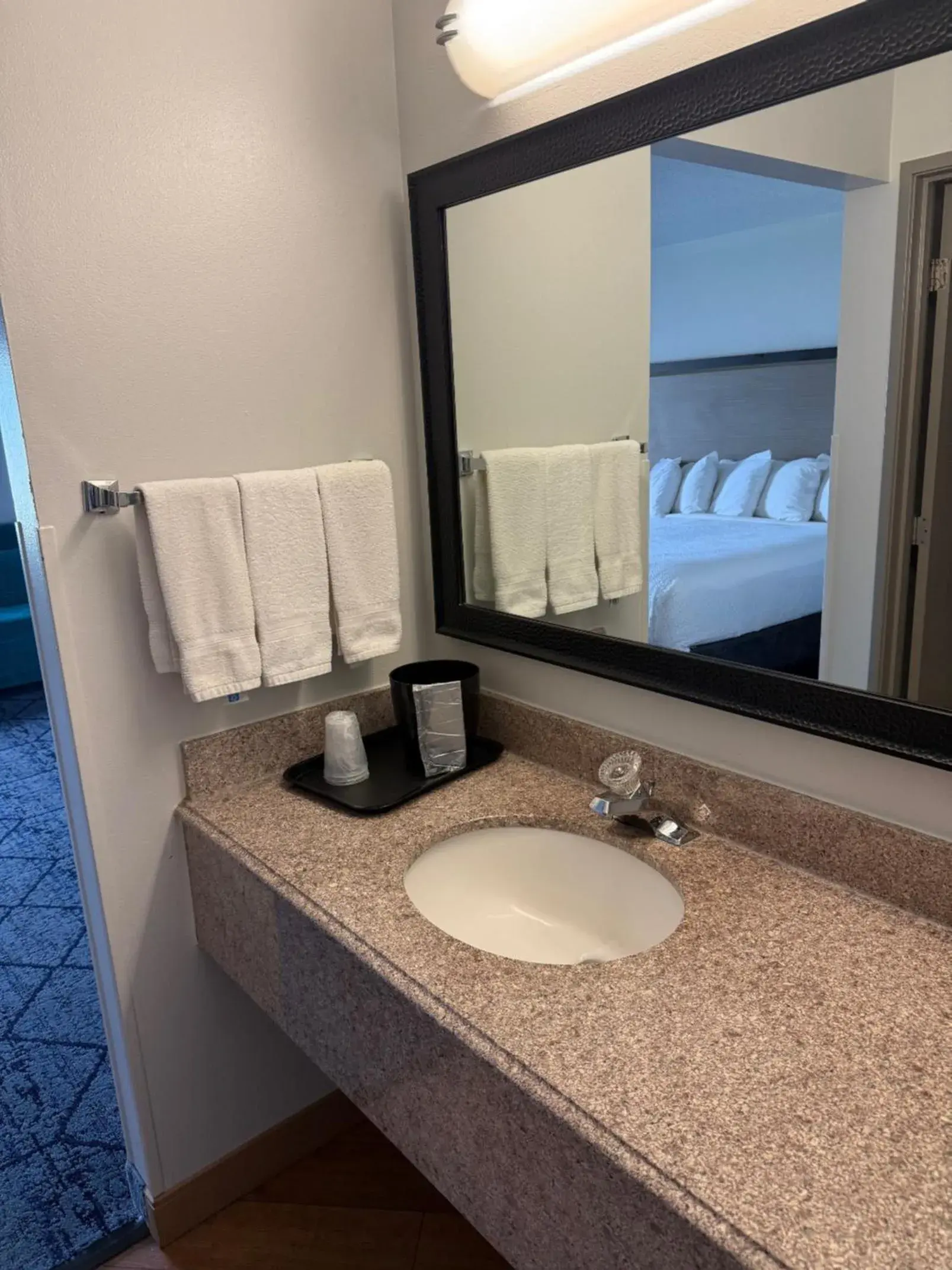 Bed in Baymont by Wyndham Columbia, MO Bed in Baymont by Wyndham Columbia, MO