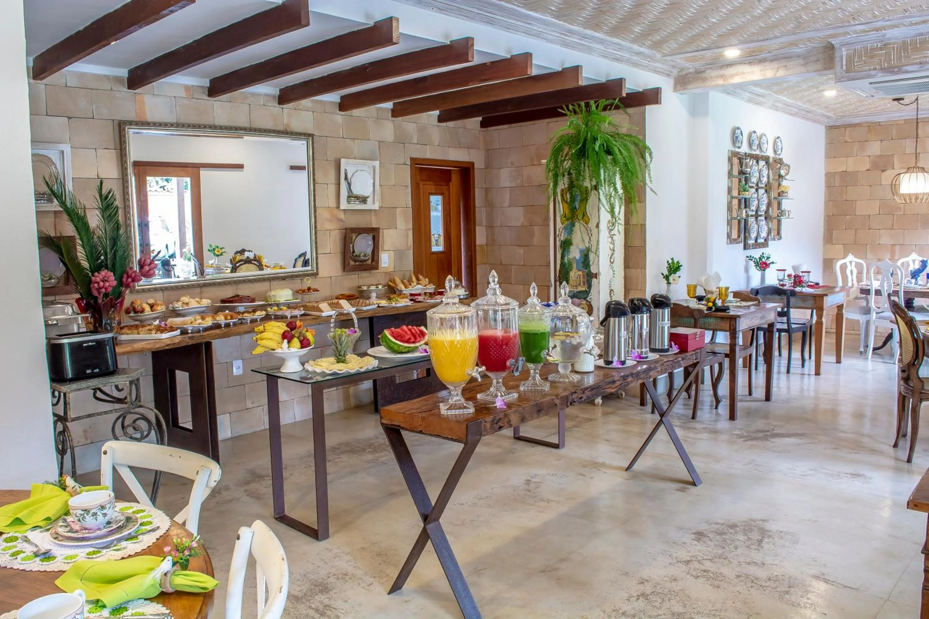 Buffet breakfast in Pousada Solar da Imperatriz
