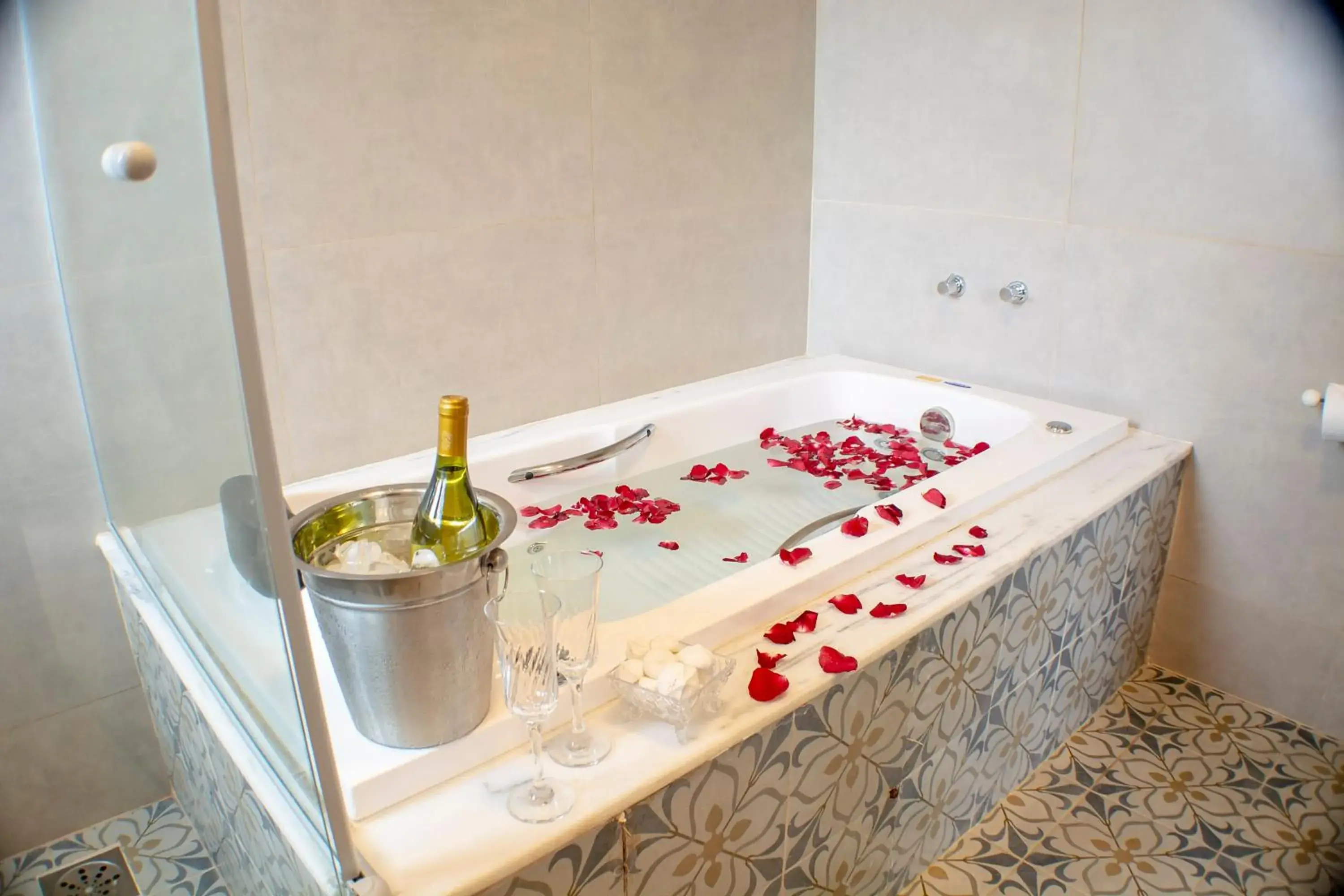 Double or Twin Room with Spa Bath in Pousada Solar da Imperatriz Double or Twin Room with Spa Bath in Pousada Solar da Imperatriz