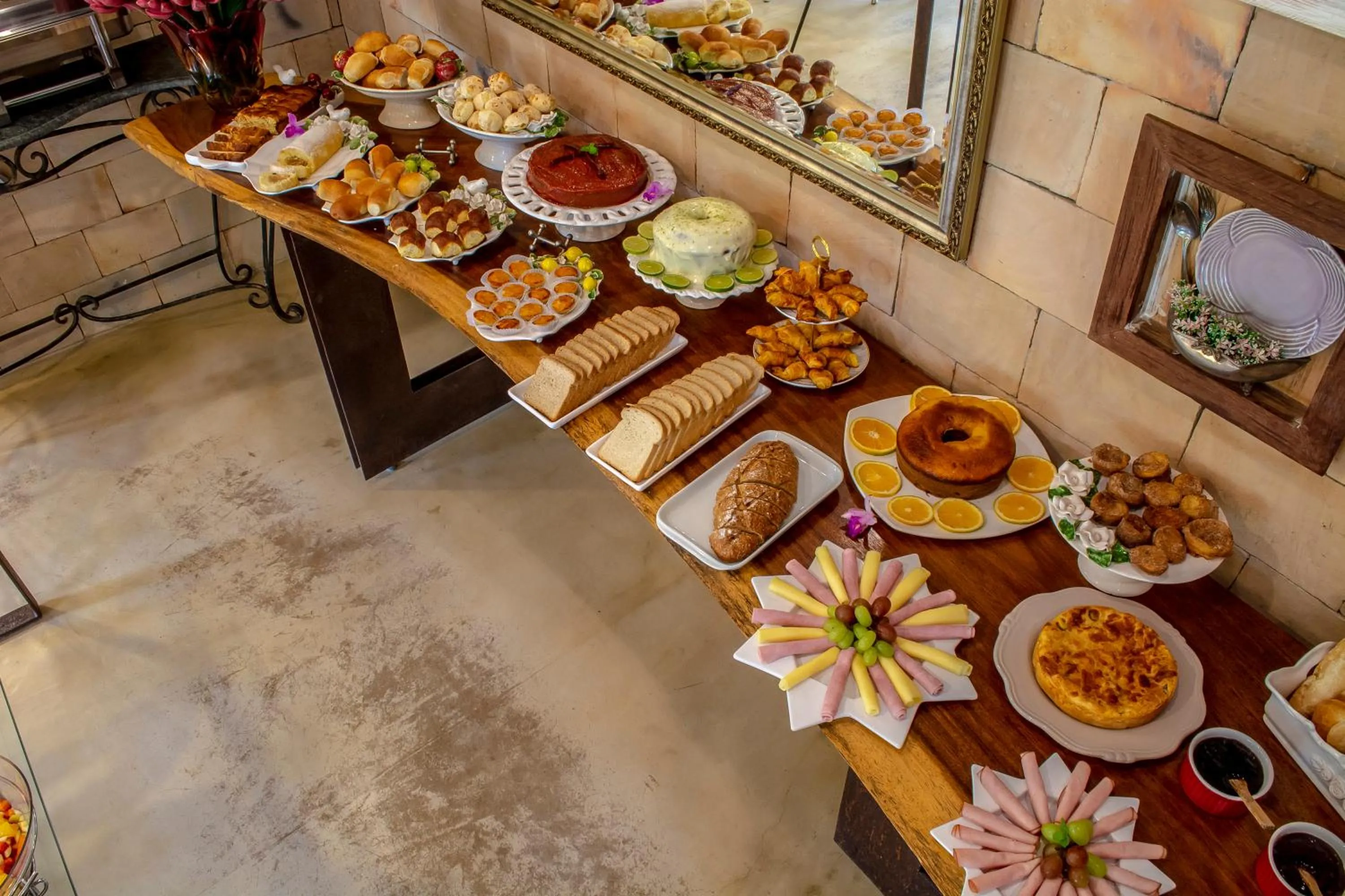 Buffet breakfast in Pousada Solar da Imperatriz