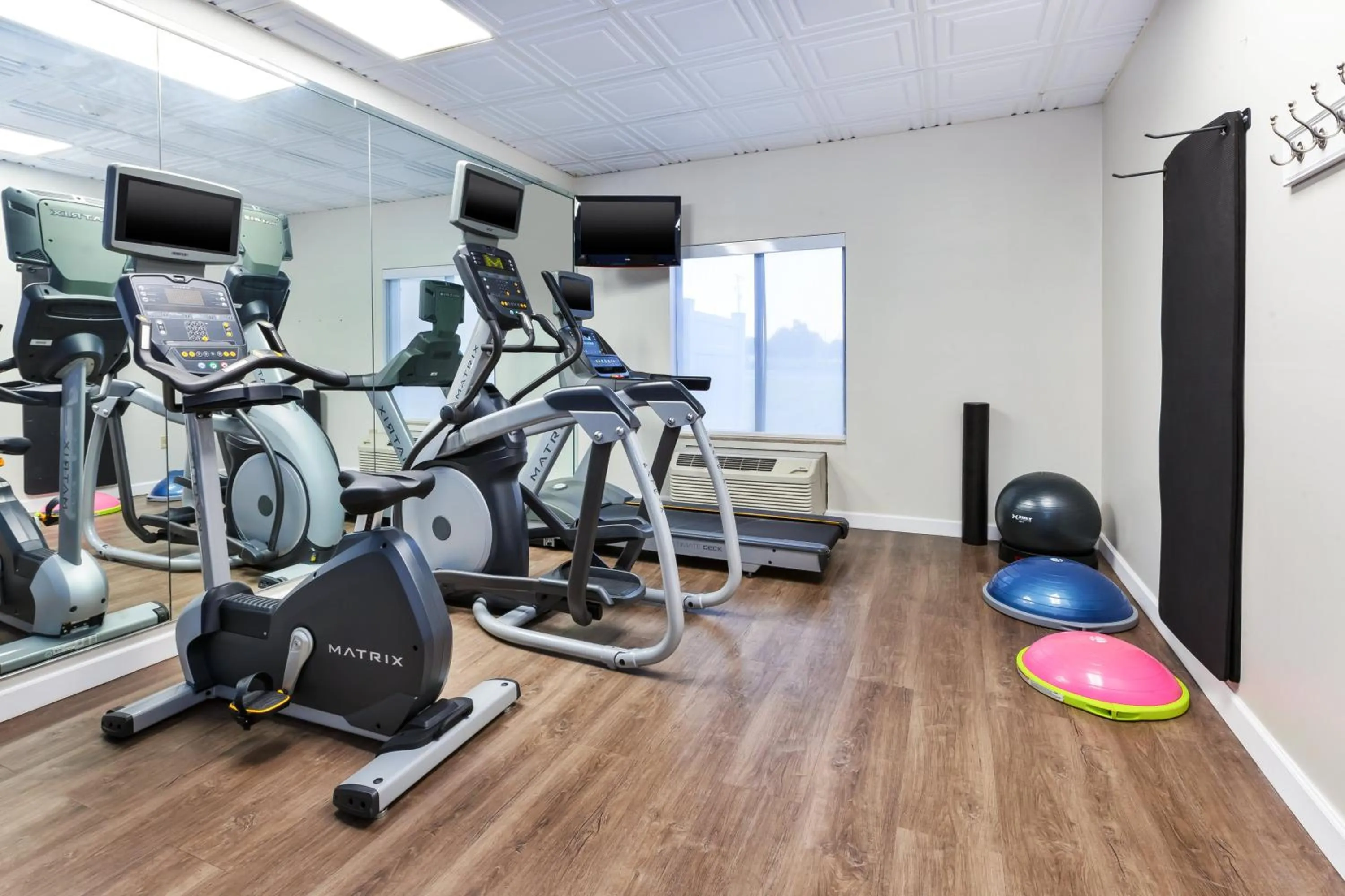 Fitness centre/facilities in Holiday Inn Express and Suites Three Rivers by IHG