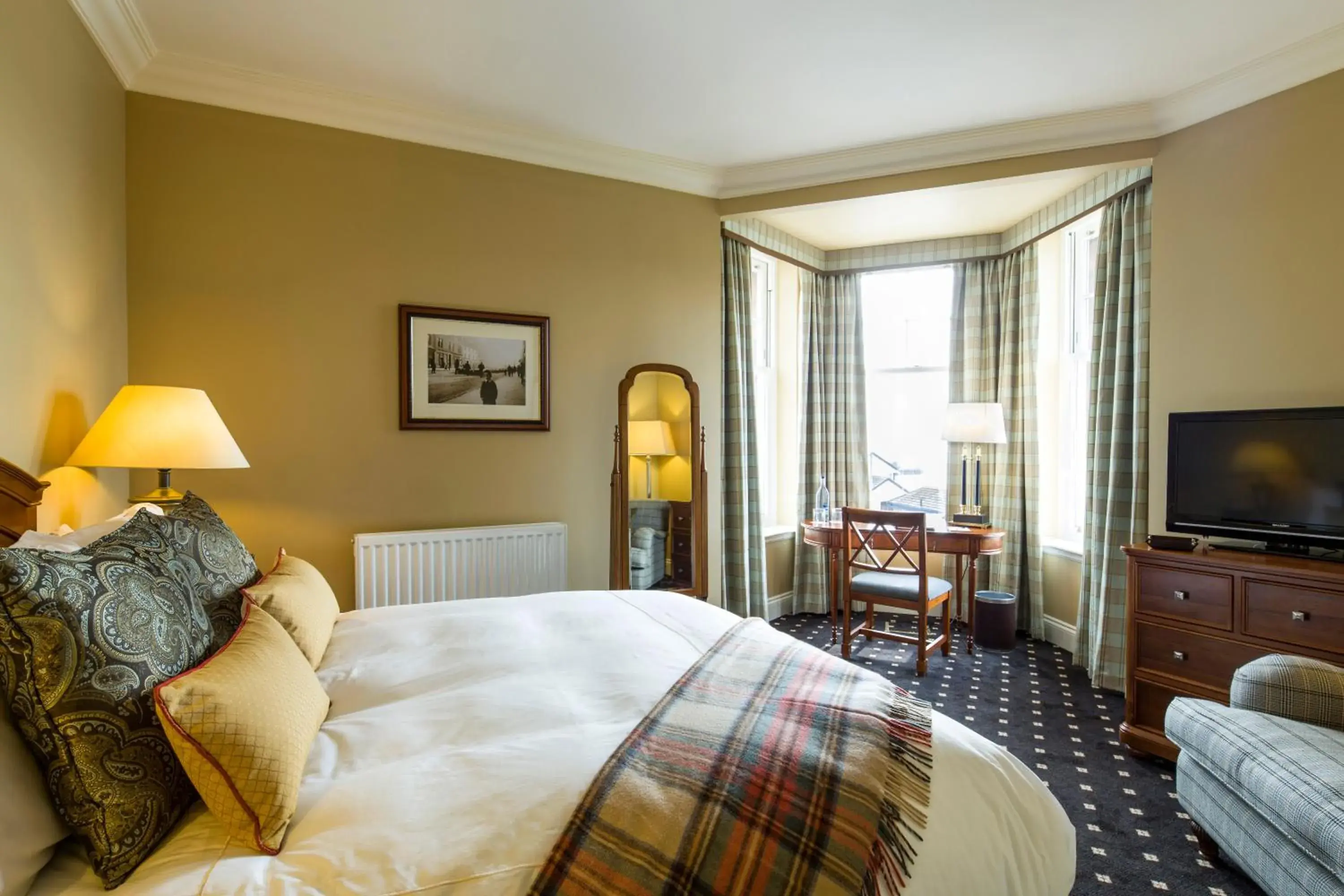 Bedroom, Bed in The Royal Hotel Campbeltown