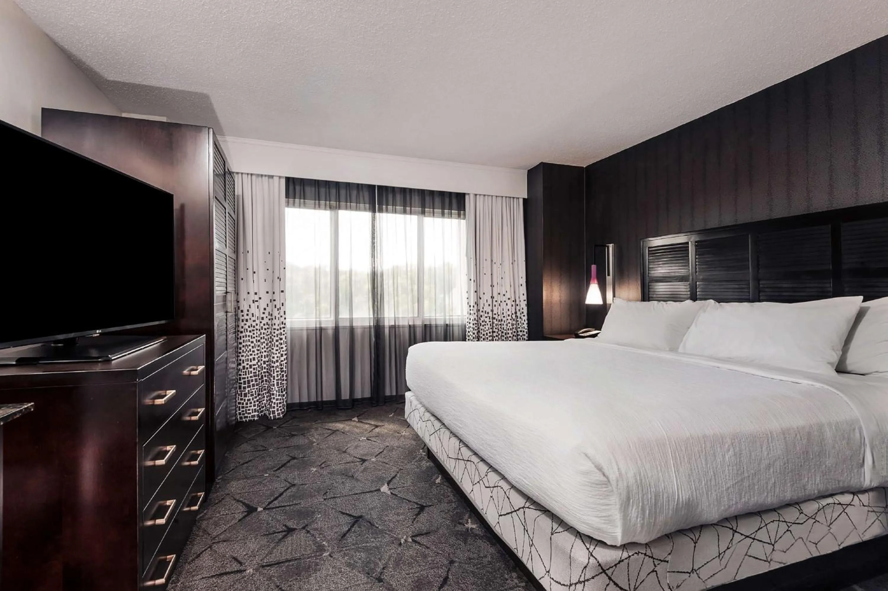 Bedroom, Bed in Embassy Suites by Hilton Raleigh Crabtree