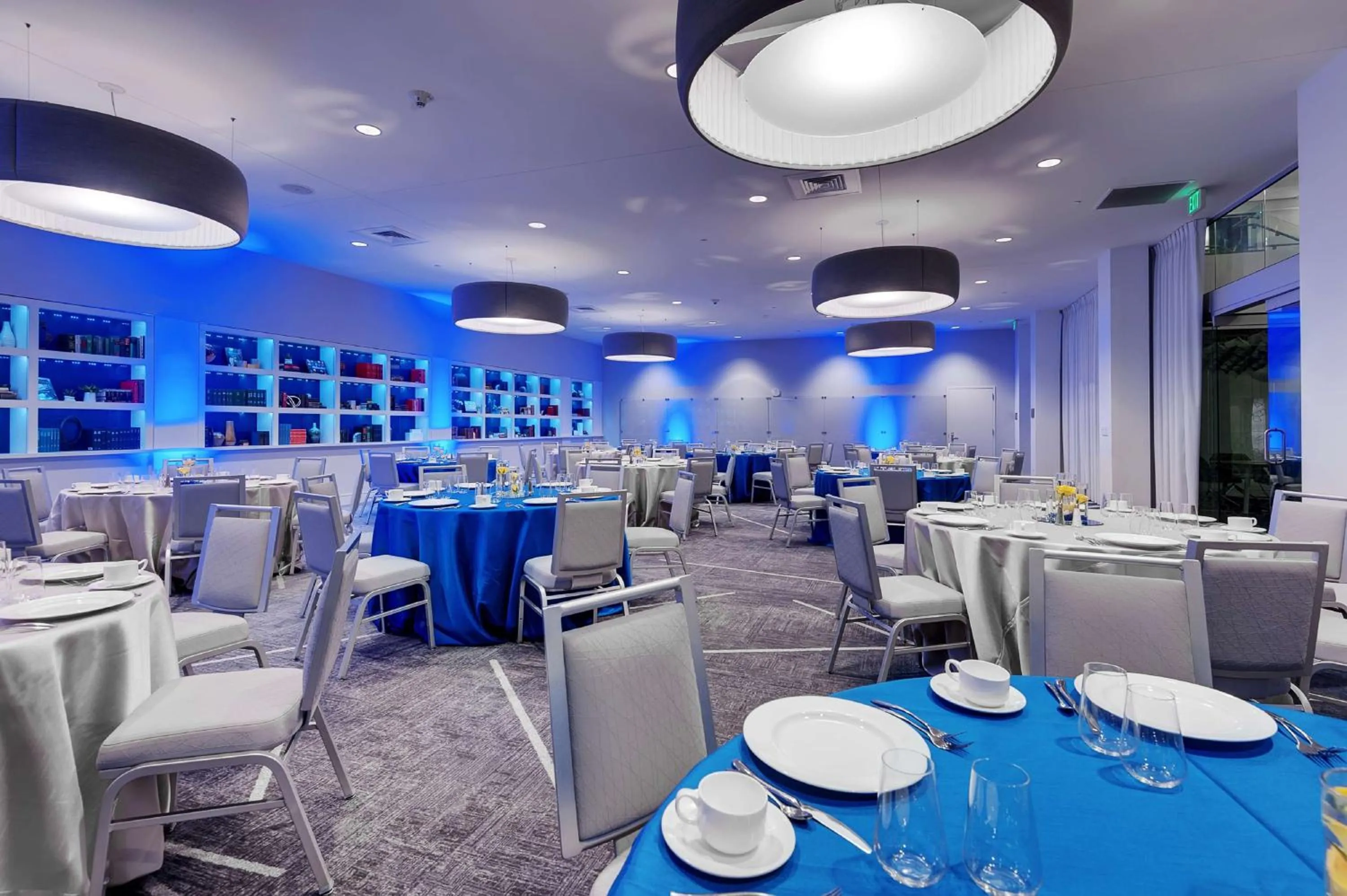 Meeting/conference room in Embassy Suites by Hilton Raleigh Crabtree