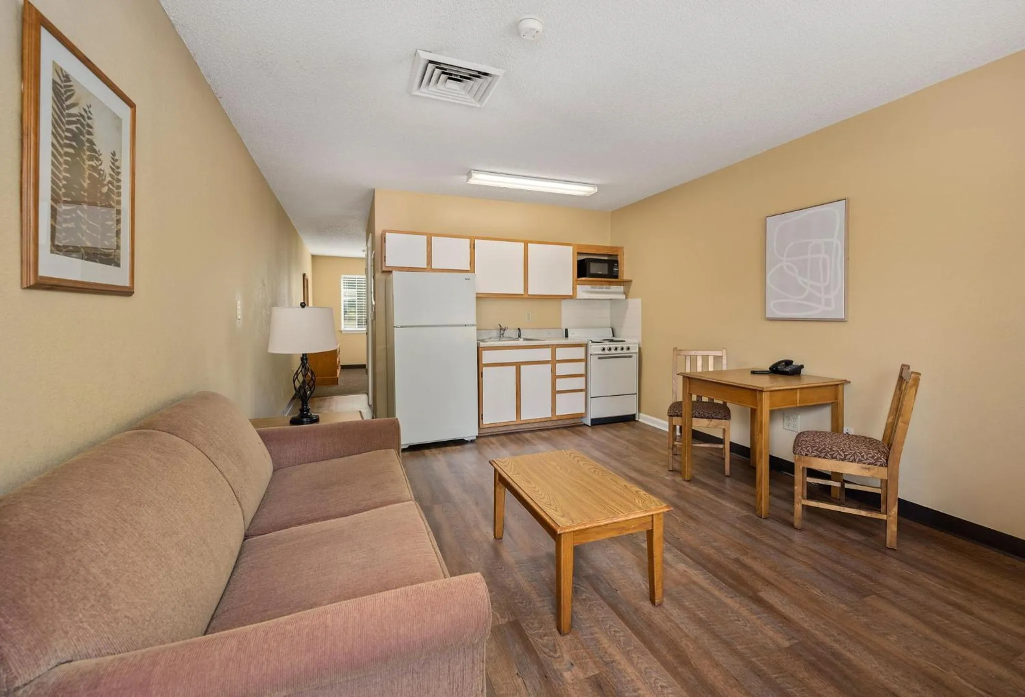 Kitchen or kitchenette in Affordable Suites Wilson