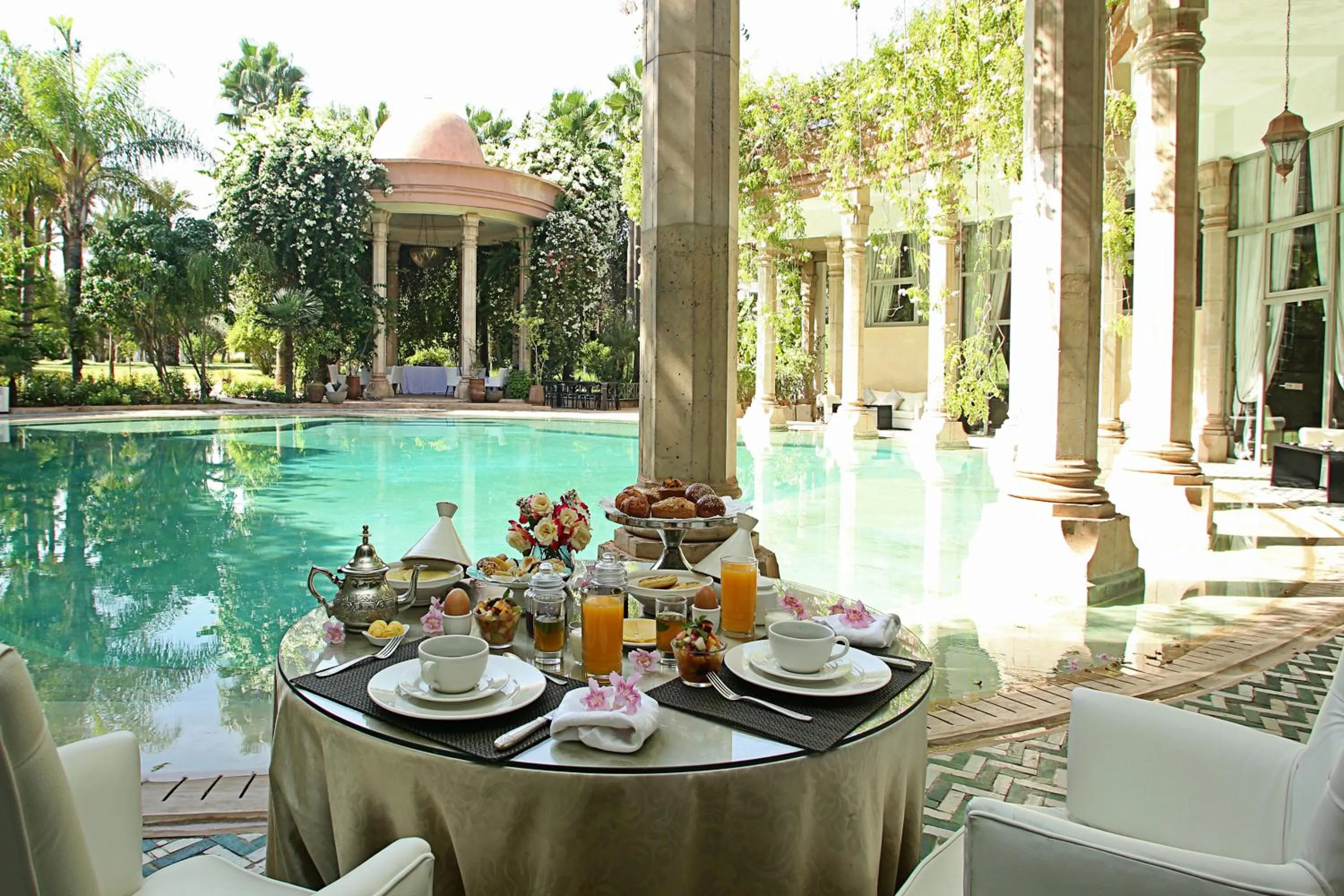 Restaurant/places to eat in Le Palais Rhoul and Spa