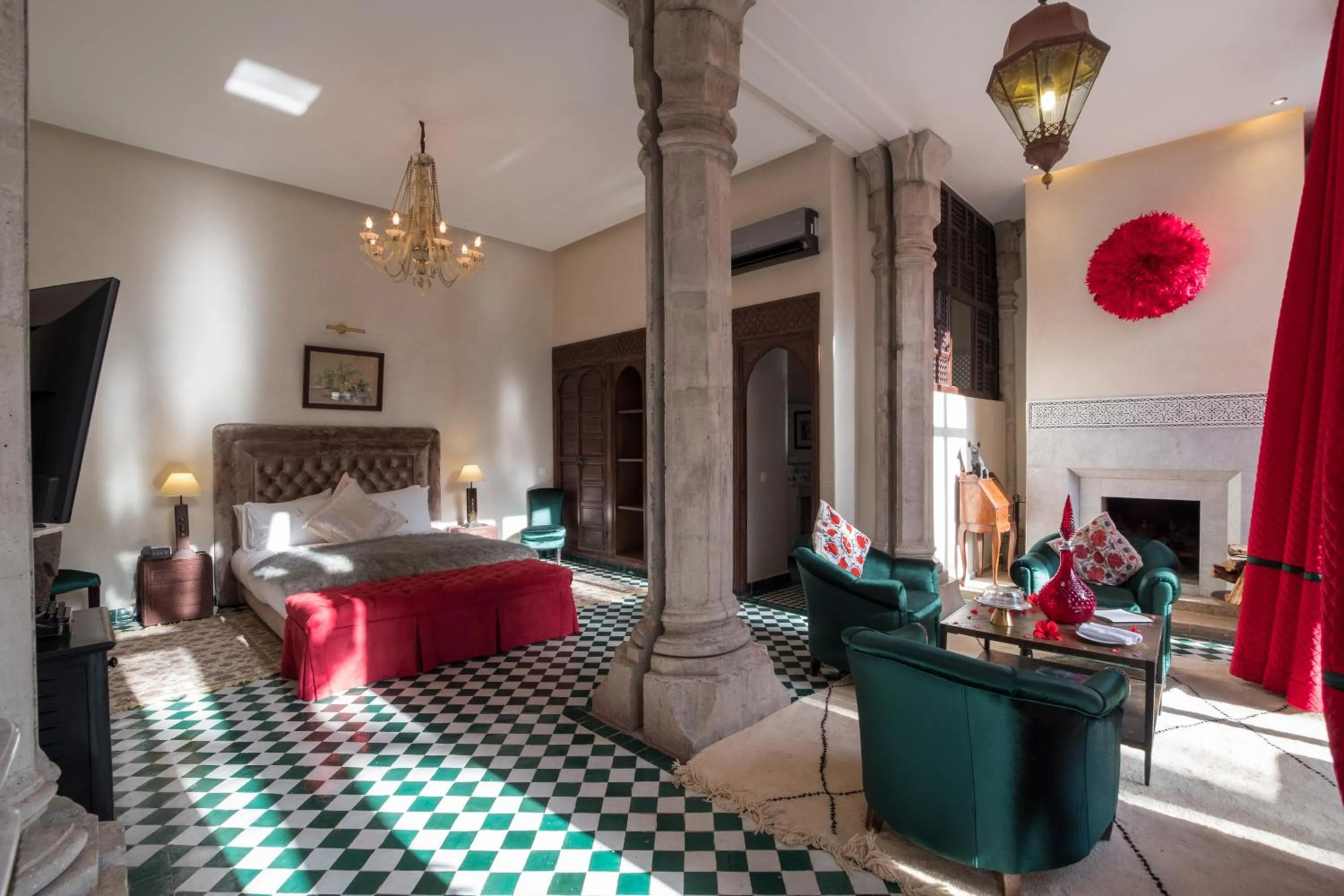 Photo of the whole room, Bed in Le Palais Rhoul and Spa