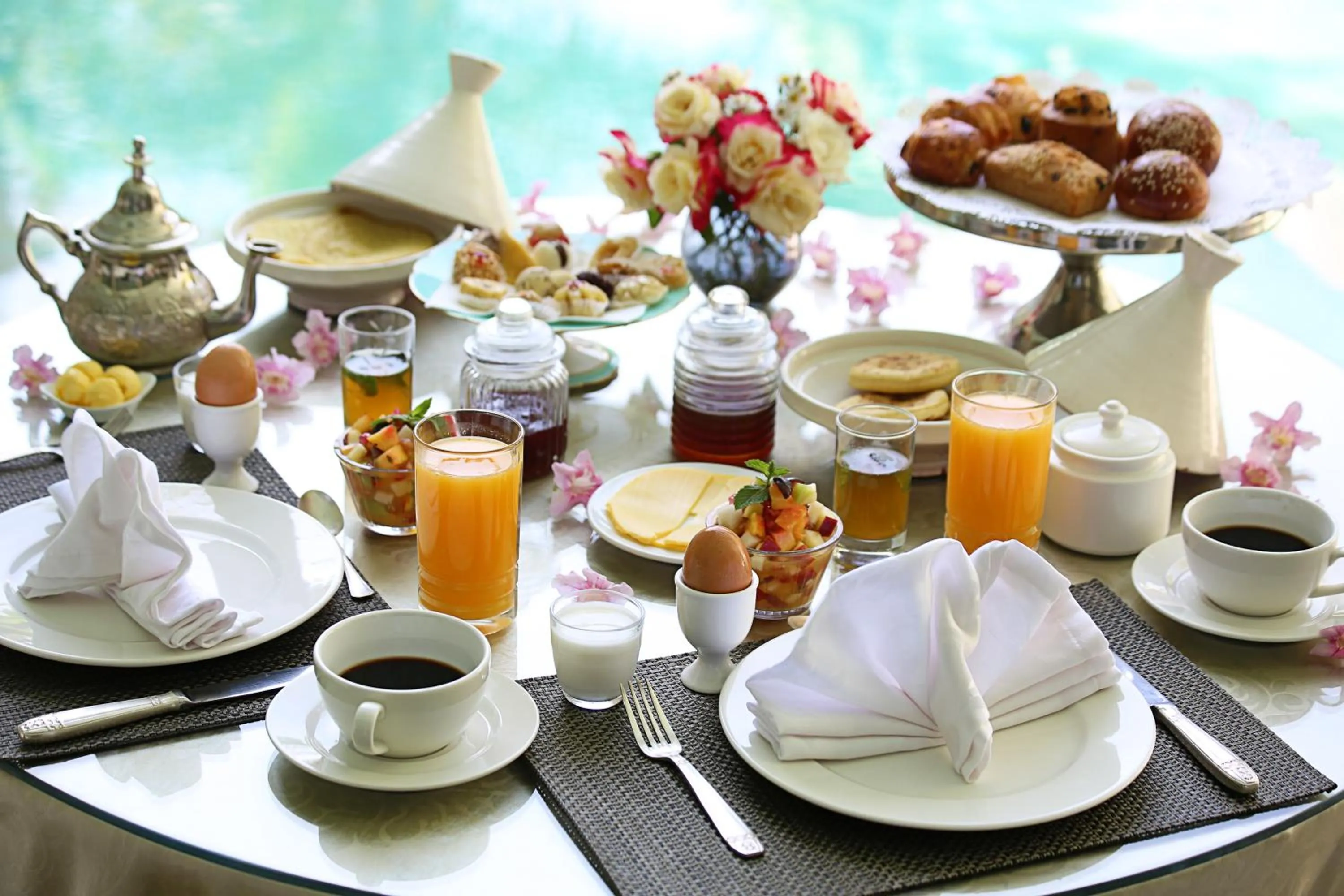 Restaurant/places to eat in Le Palais Rhoul and Spa