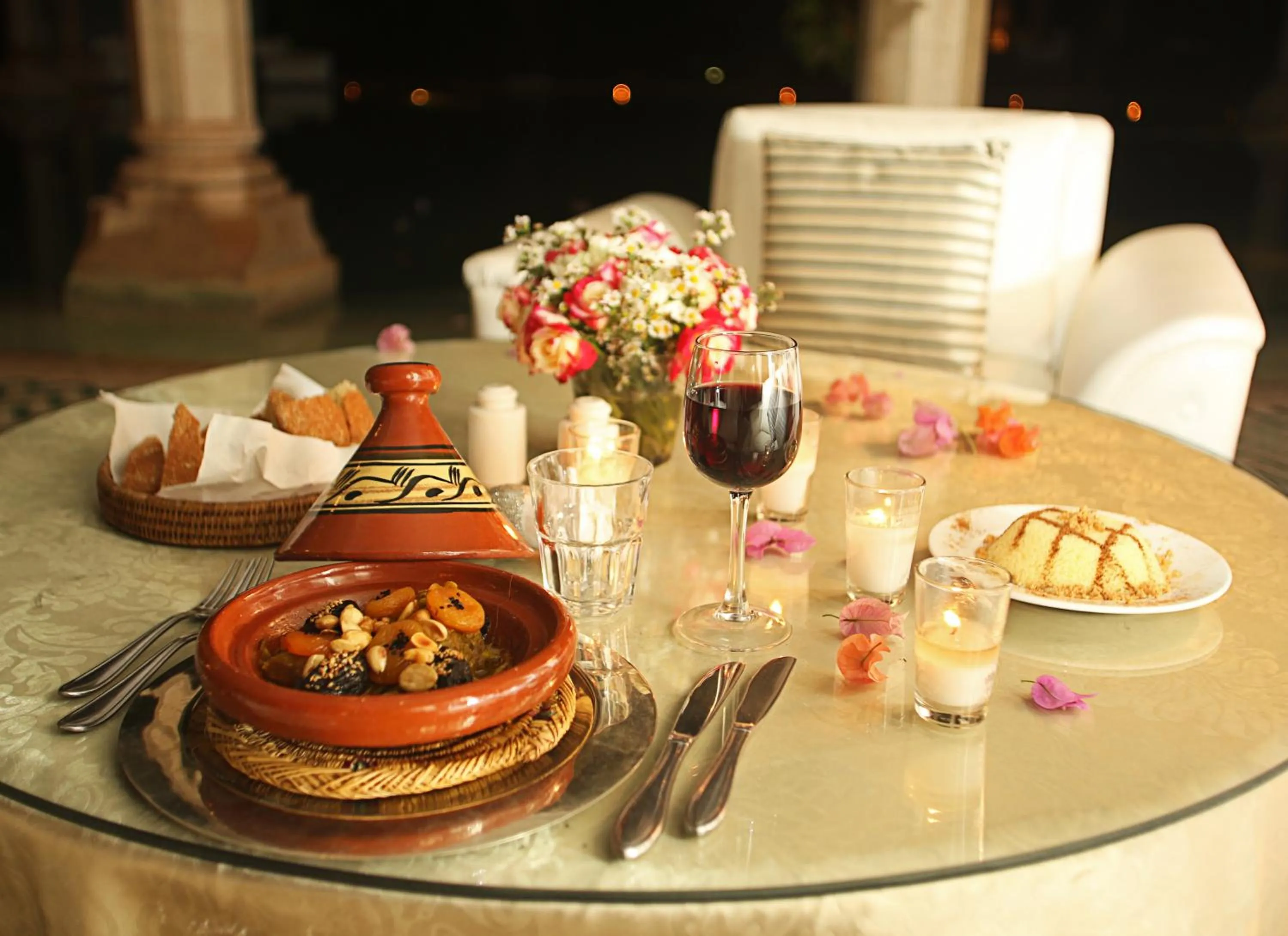 Restaurant/places to eat in Le Palais Rhoul and Spa