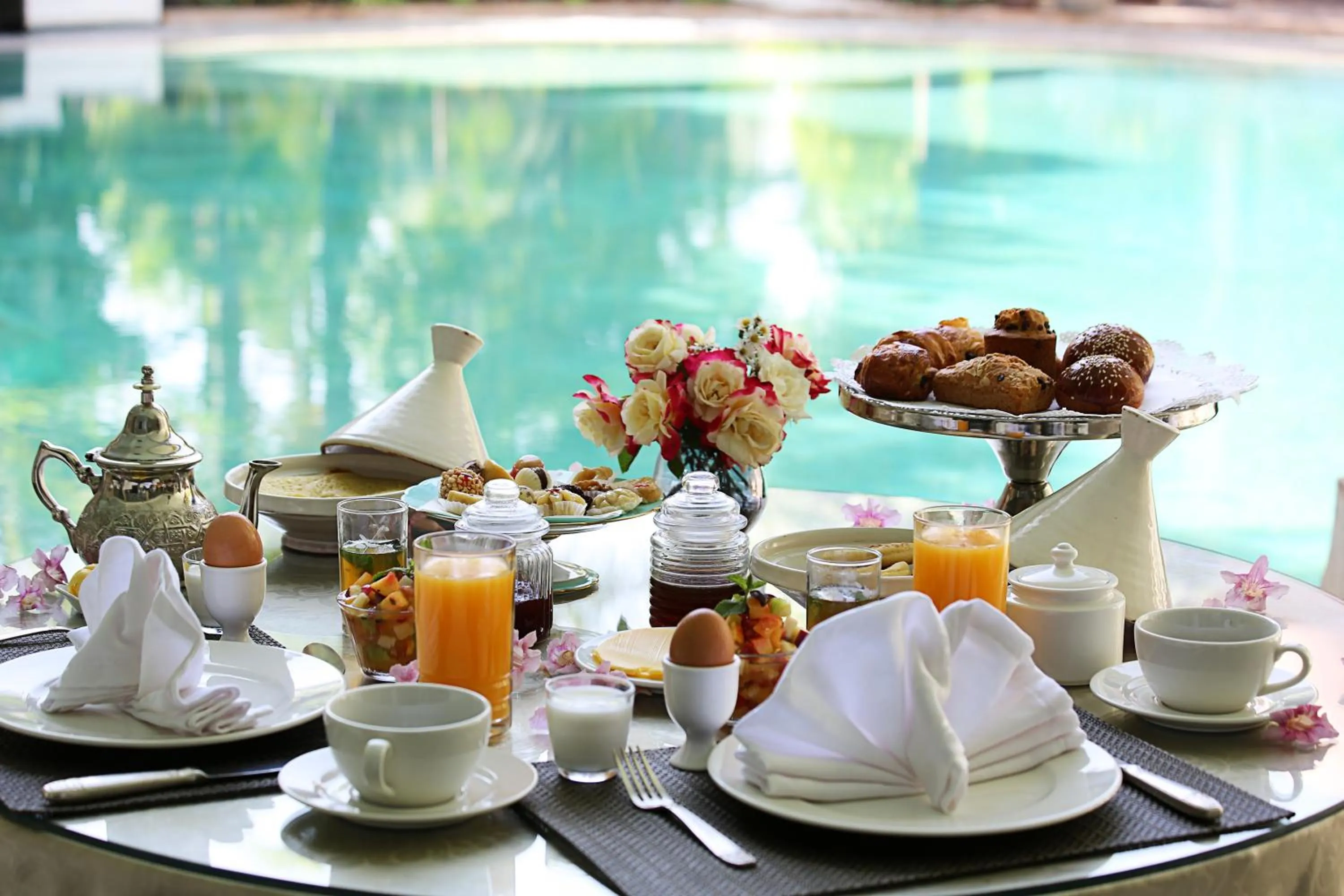 Restaurant/places to eat in Le Palais Rhoul and Spa