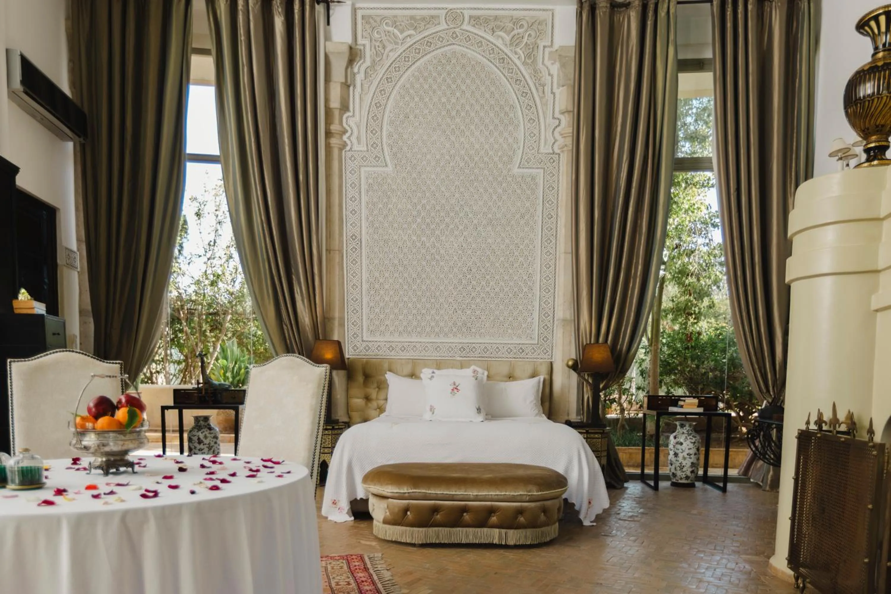 Photo of the whole room, Bed in Le Palais Rhoul and Spa