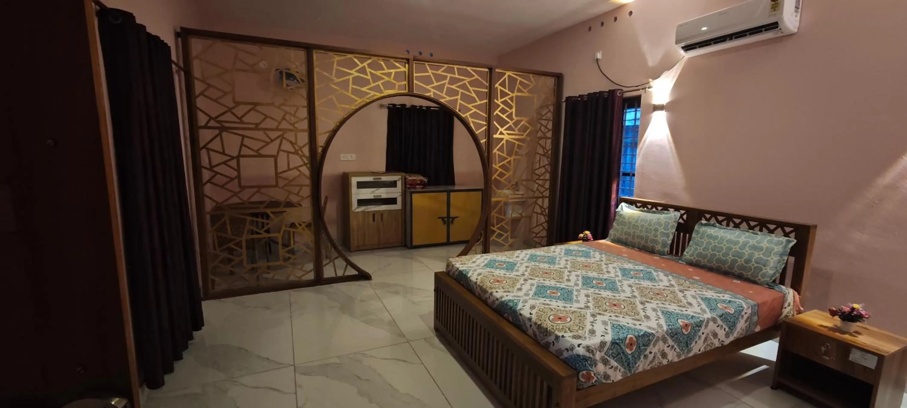 Deluxe Double Room in Kailasam Home Stay