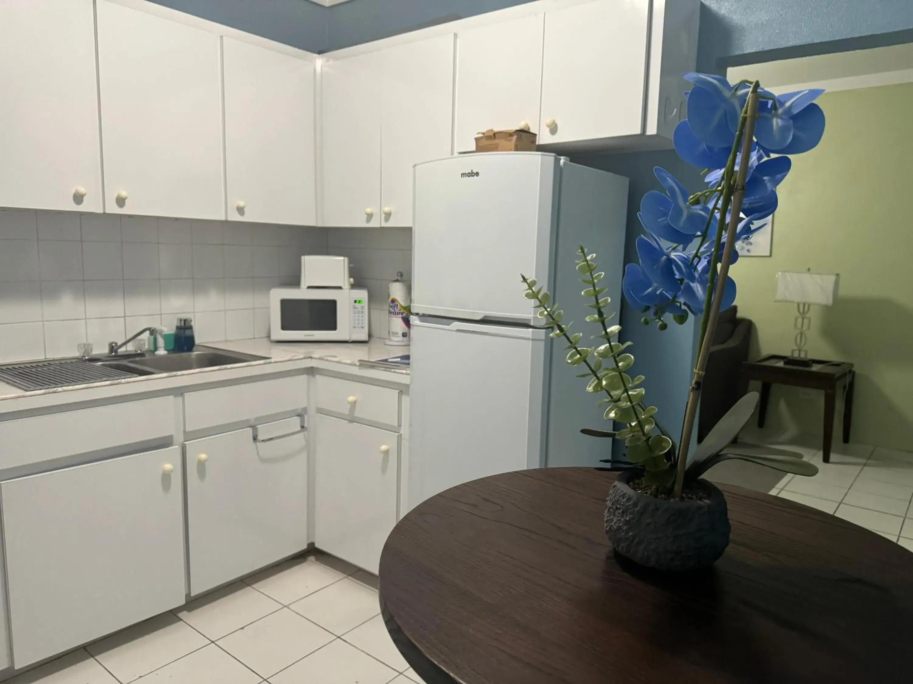 Kitchen or kitchenette in Kozy Bahamas Getaway Kitchen or kitchenette in Kozy Bahamas Getaway