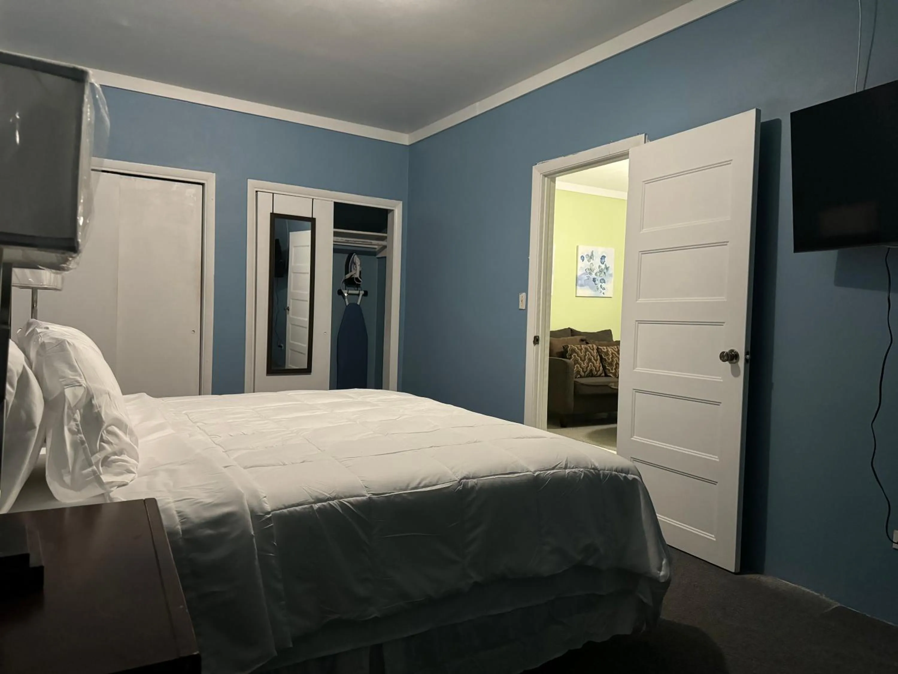 Bedroom, Bed in Kozy Bahamas Getaway