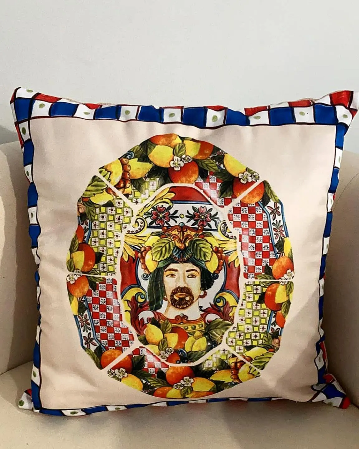 Communal lounge/ TV room in B&B MaLò Family Friendly