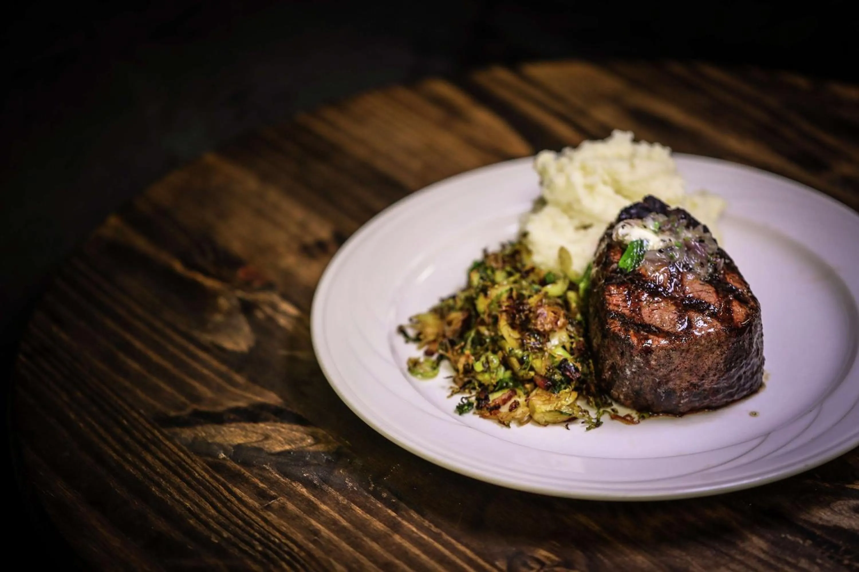 Restaurant/places to eat in Doubletree By Hilton Jamestown, Ny