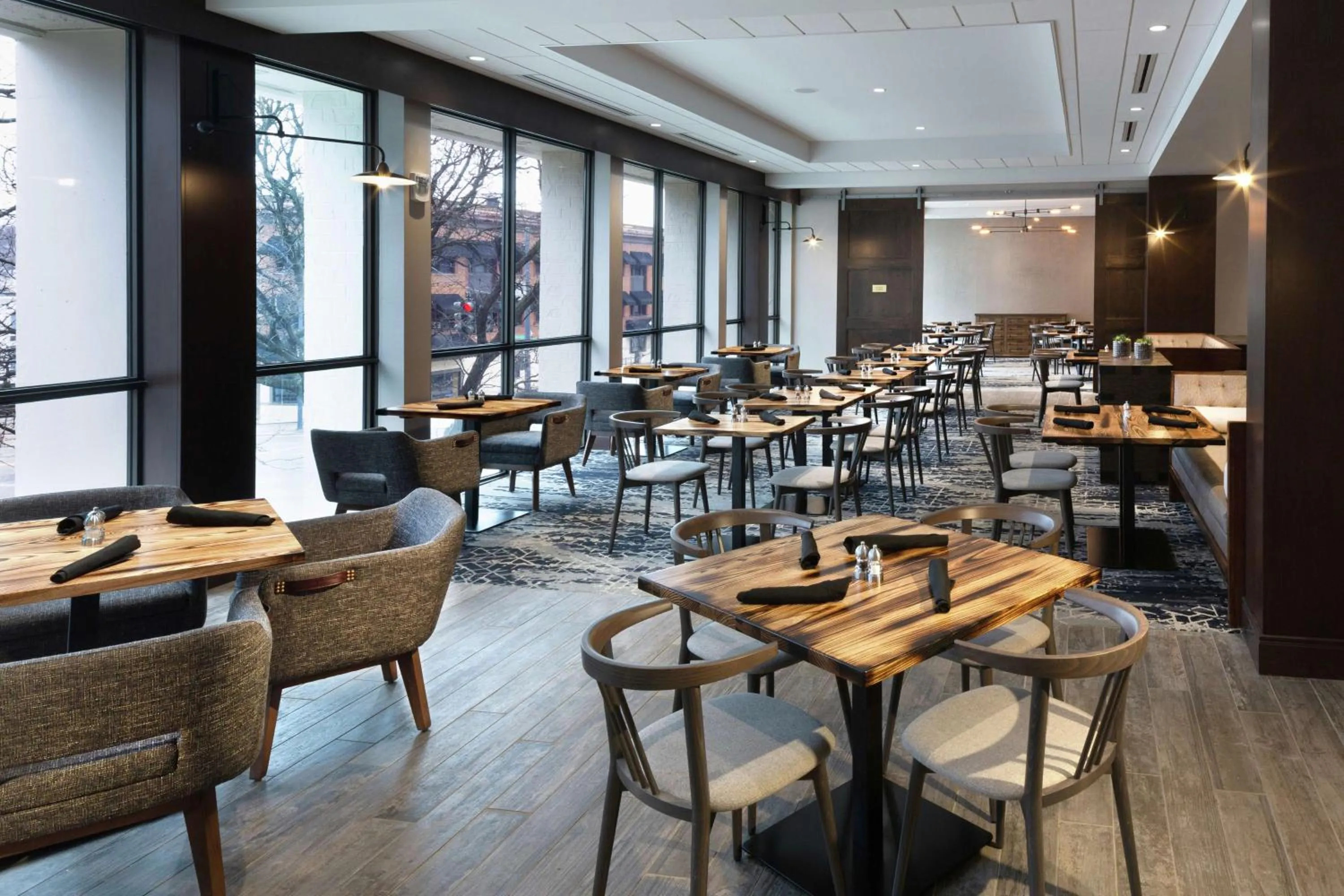 Dining area in Doubletree By Hilton Jamestown, Ny