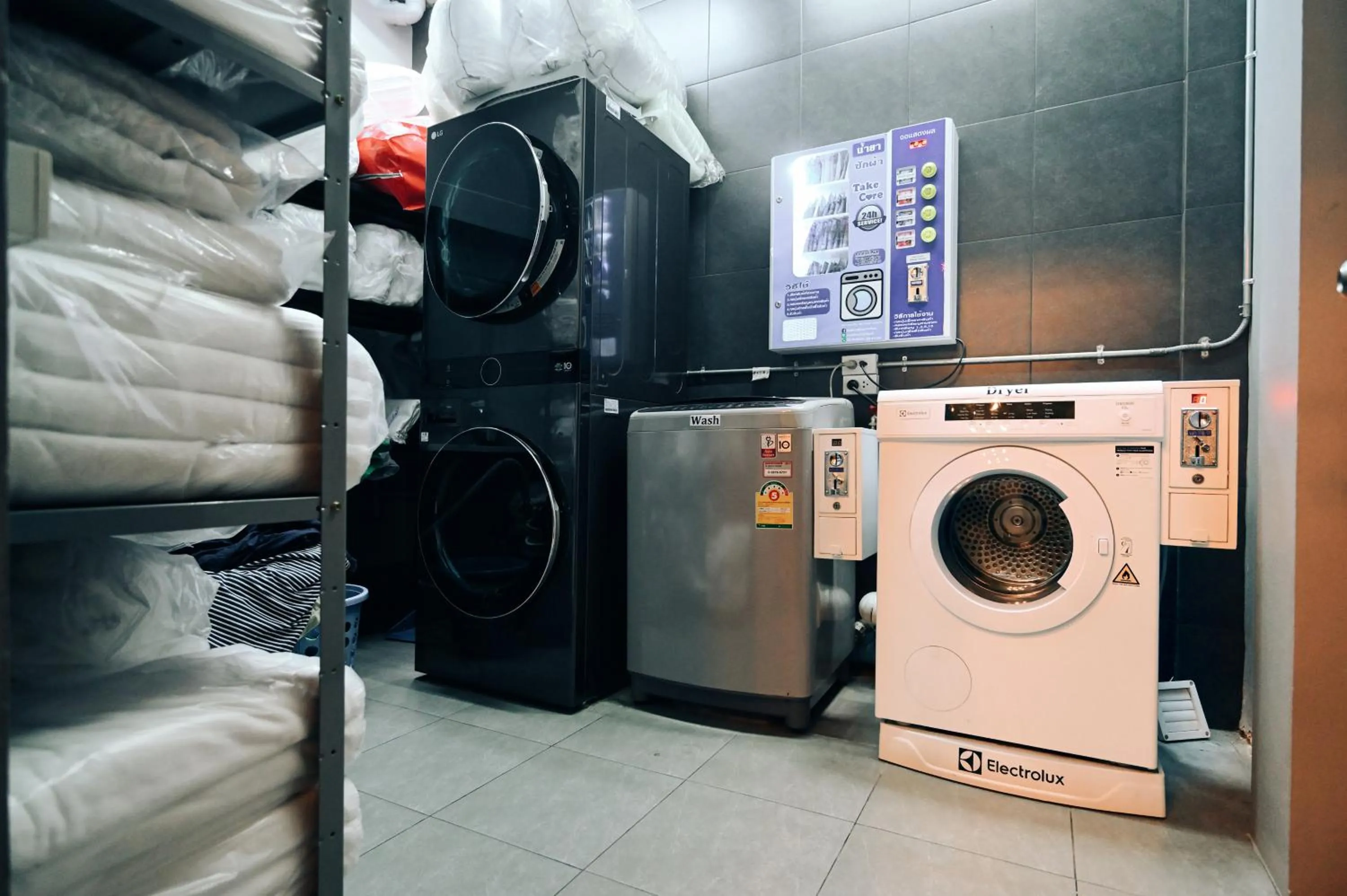 washing machine in Castle Black Bangkok