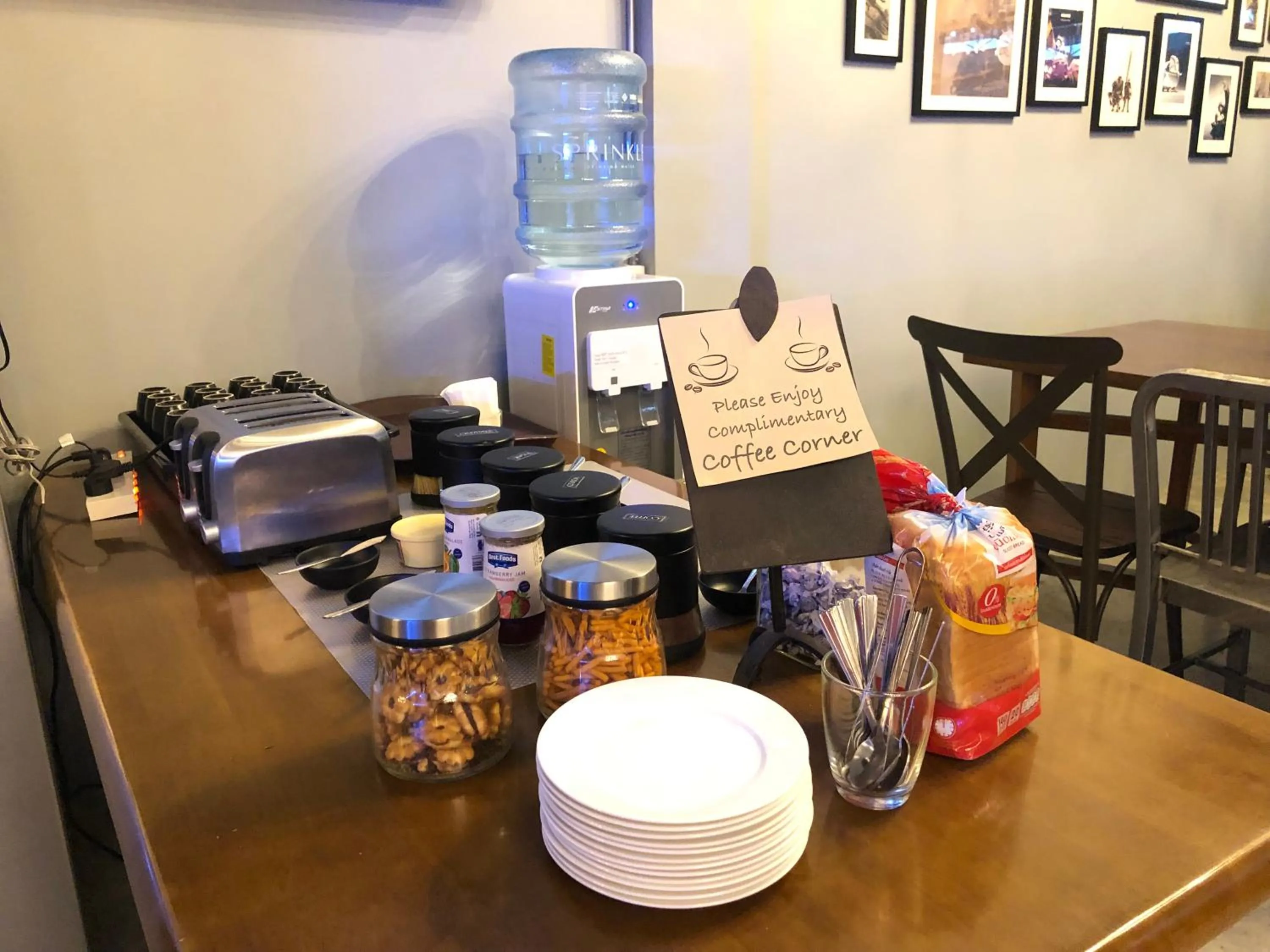 Coffee/tea facilities in Castle Black Bangkok