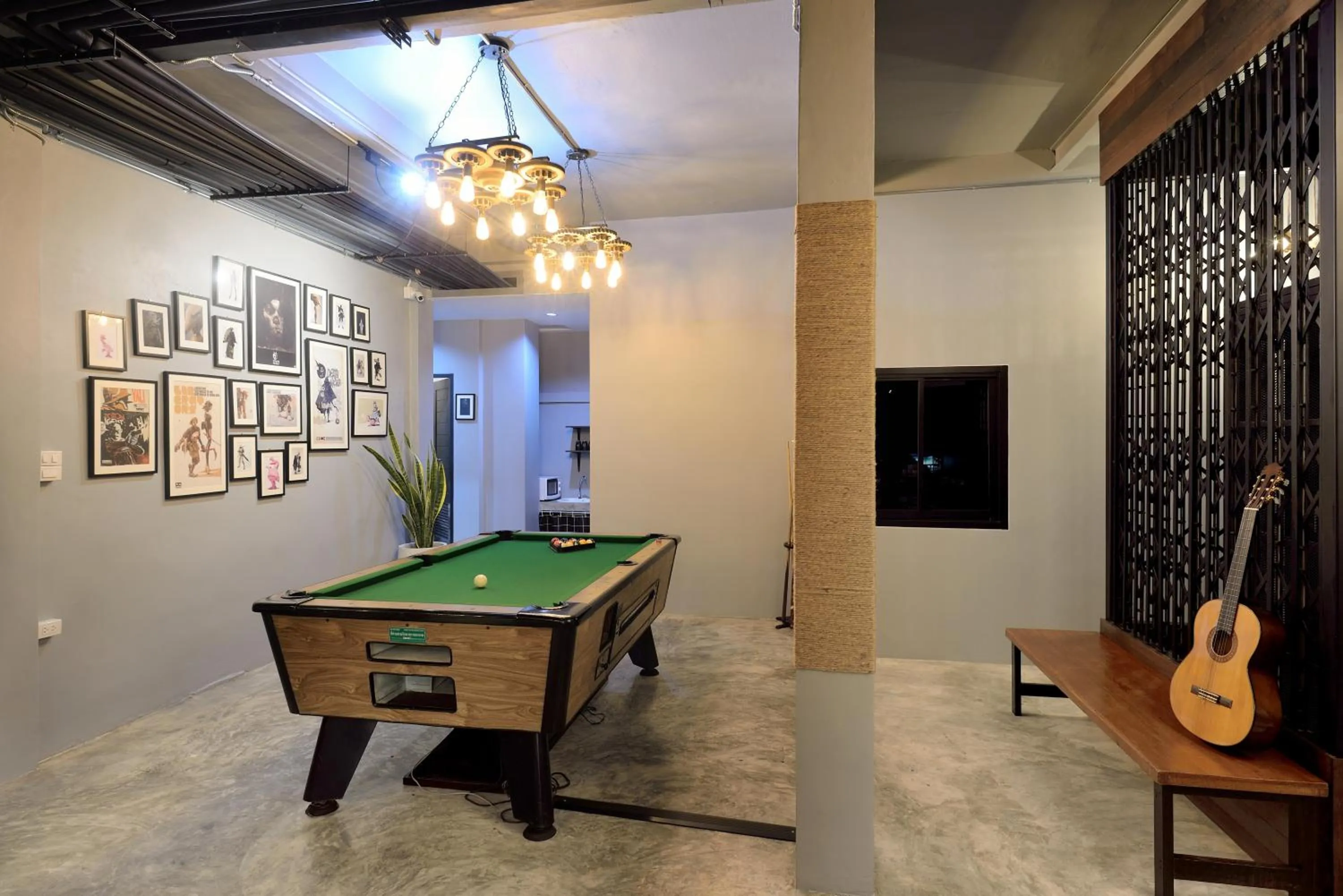 Billiard in Castle Black Bangkok