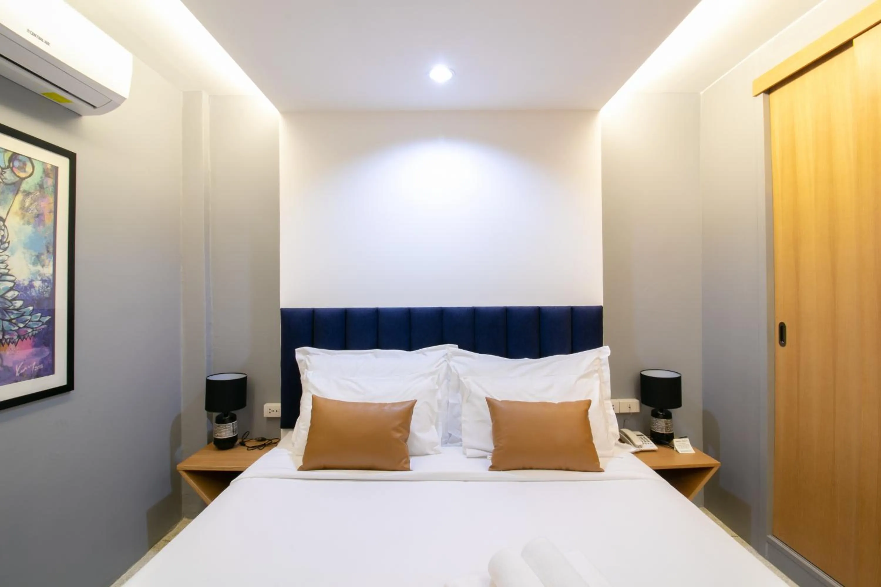 Bed in Castle Black Bangkok