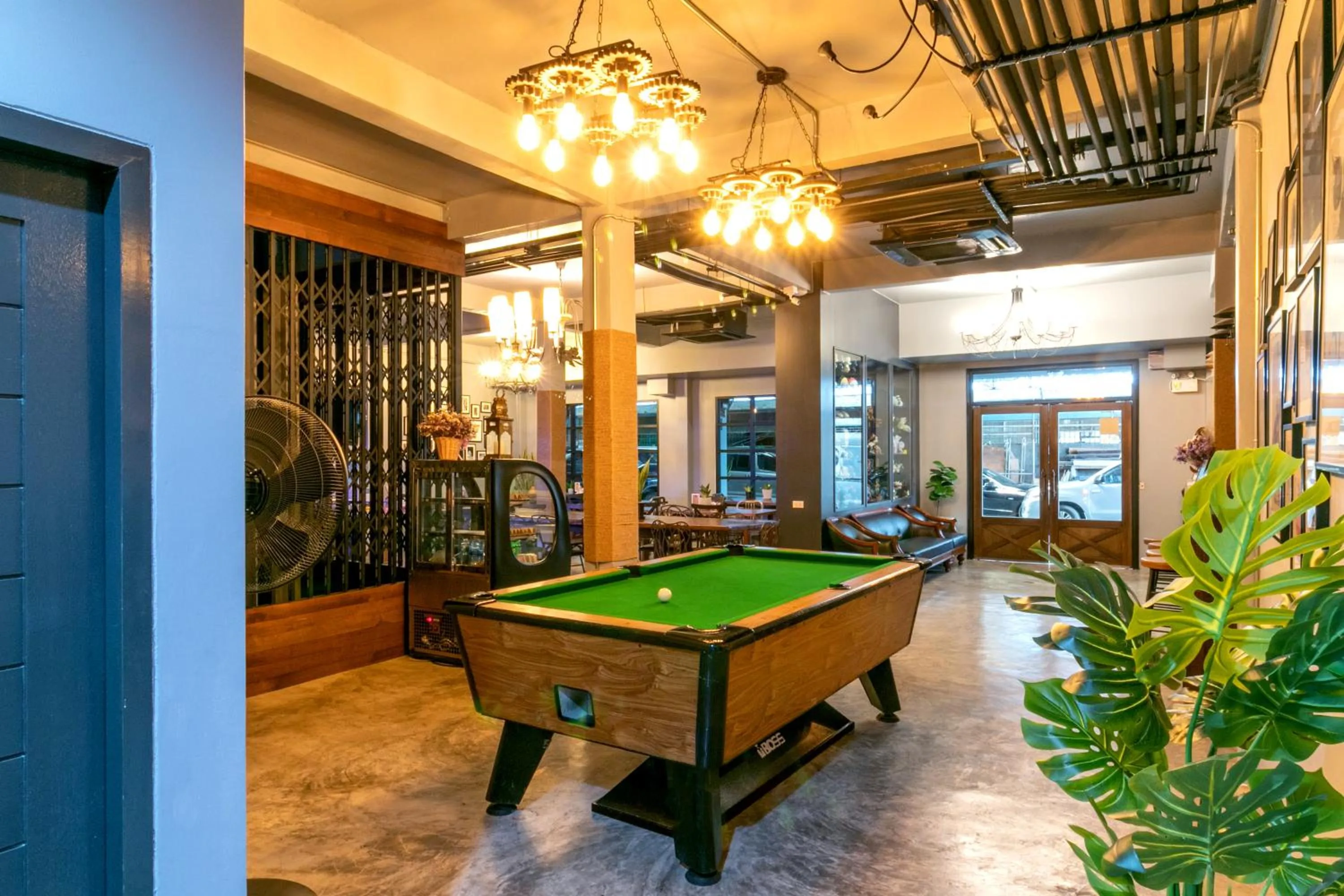 Billiard in Castle Black Bangkok