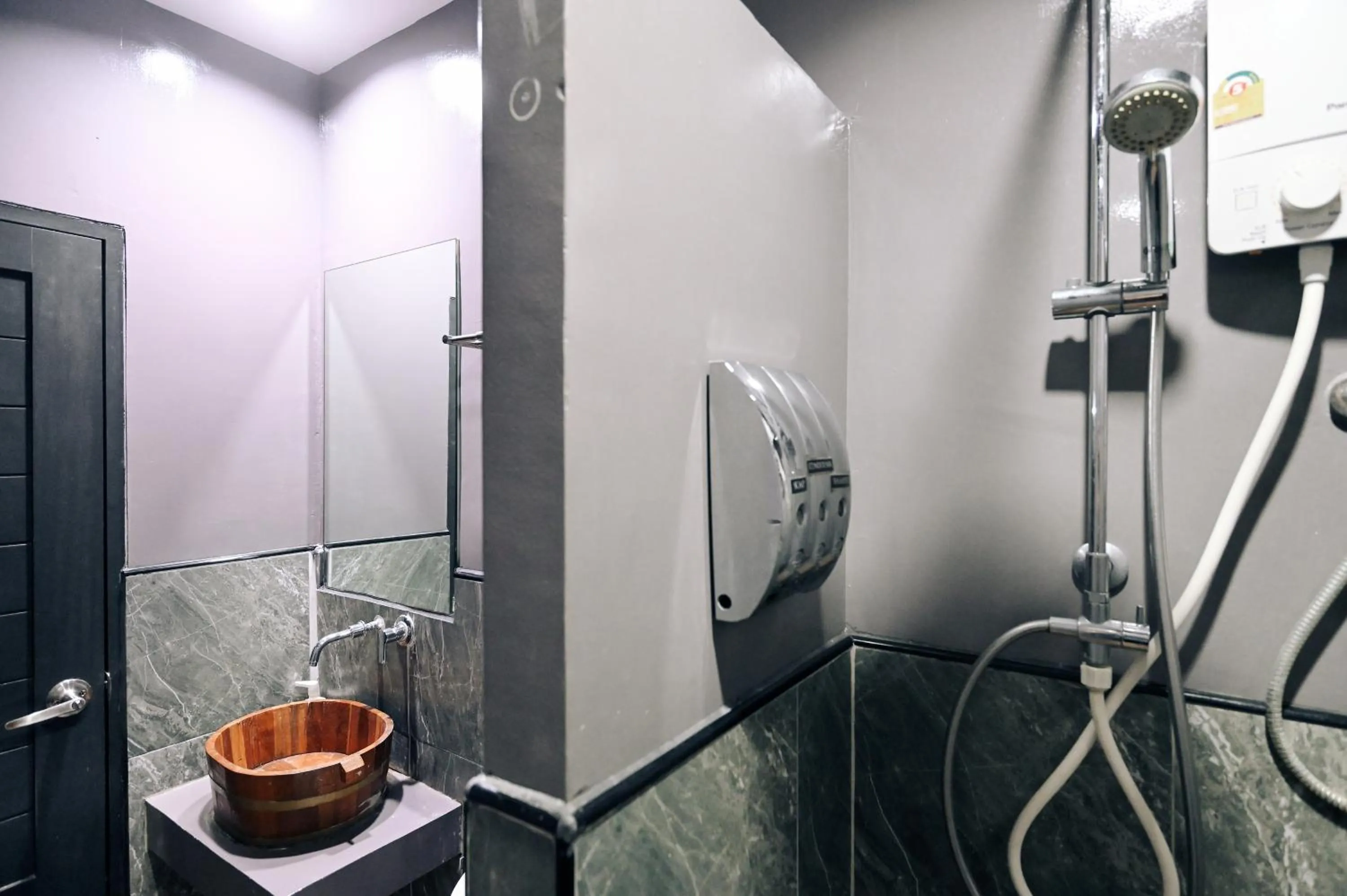 Shower in Castle Black Bangkok