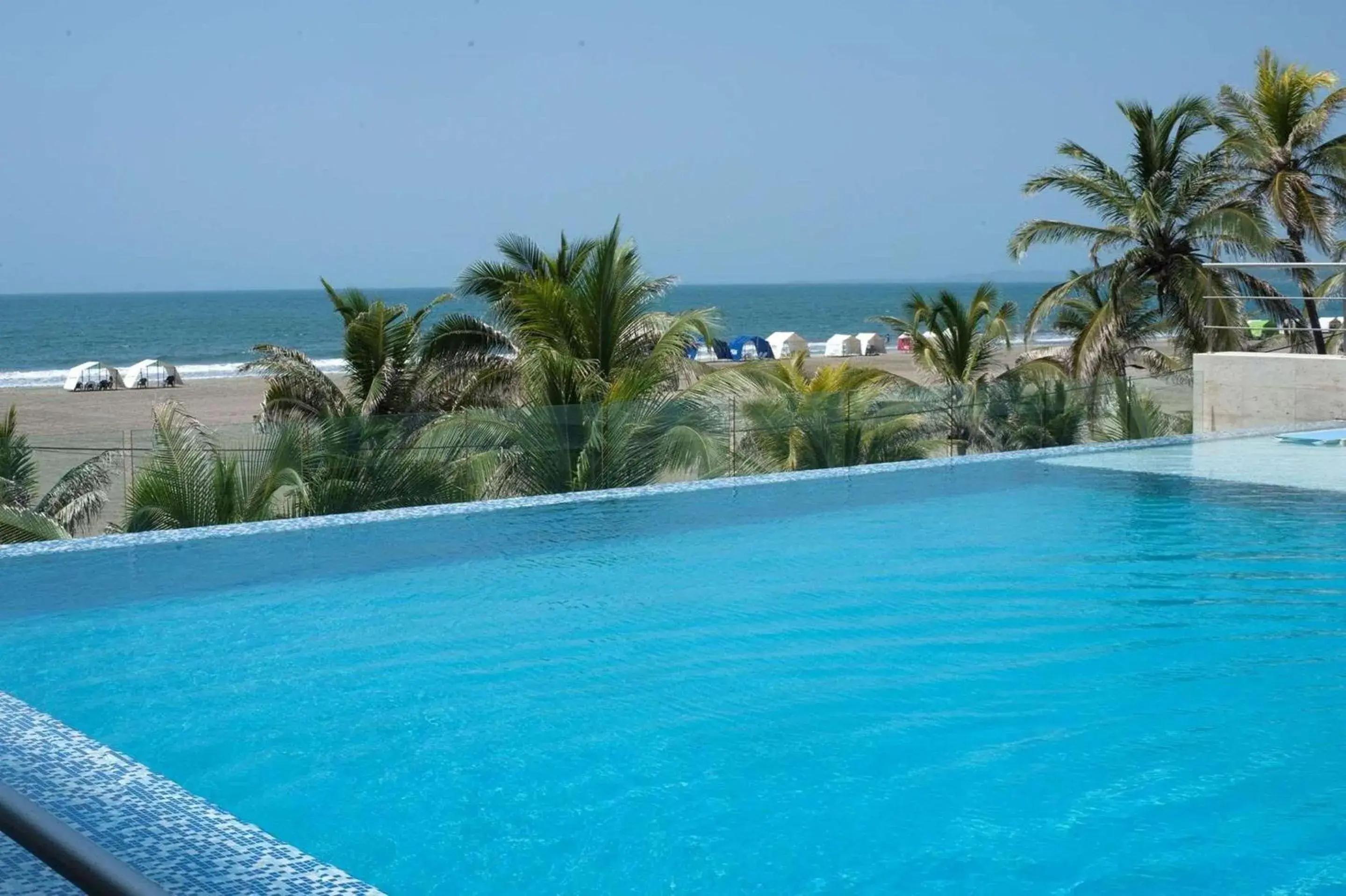 Swimming pool in Radisson Cartagena Ocean Pavillion Hotel Swimming pool in Radisson Cartagena Ocean Pavillion Hotel