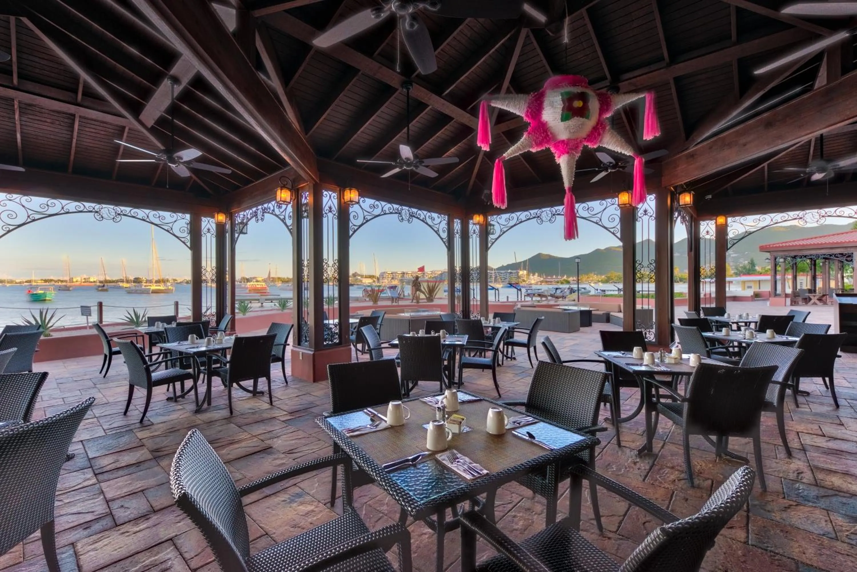 Restaurant/places to eat in Simpson Bay Resort Marina & Spa