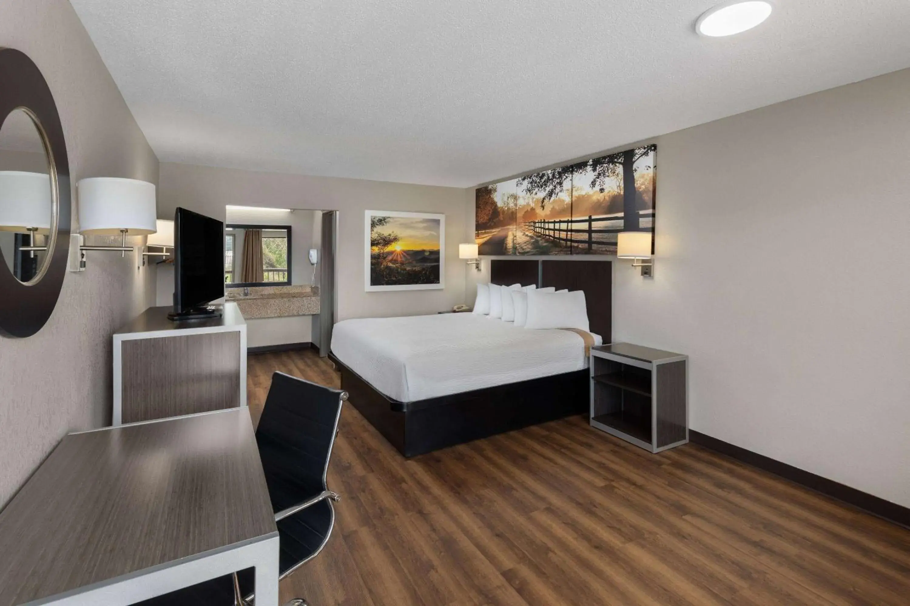 Bed in Days Inn by Wyndham Childersburg Bed in Days Inn by Wyndham Childersburg